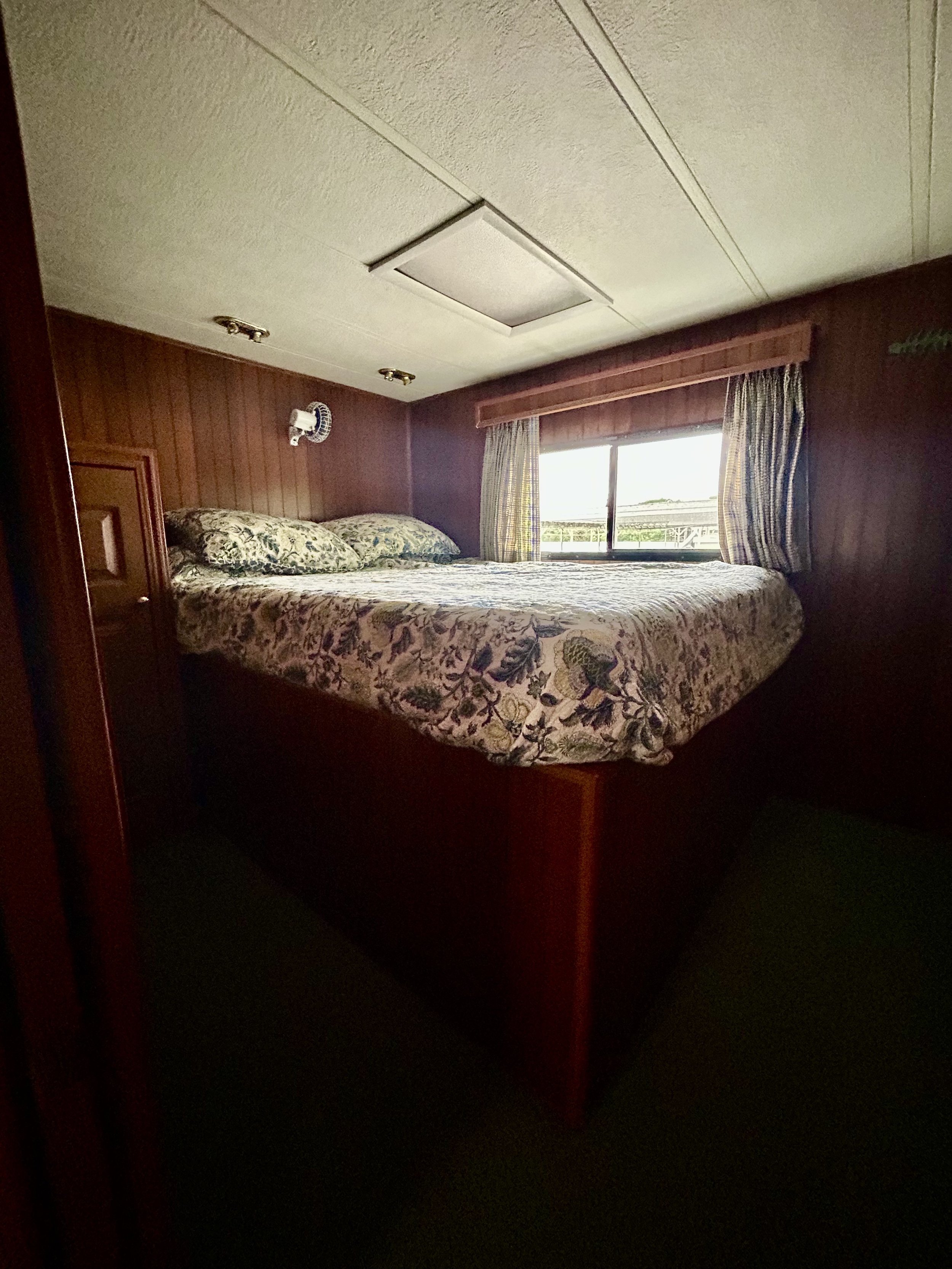 15 bedroom 1.jpeg