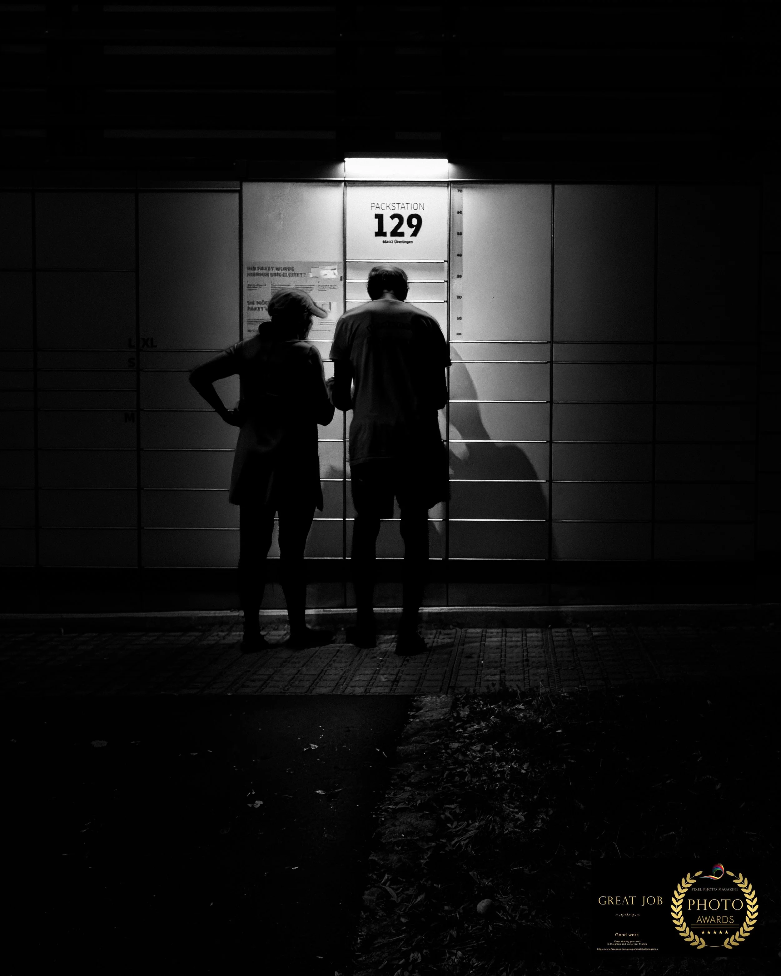 Nachts an der Poststation · Great Job · Pixel Photo Magazine · 2026