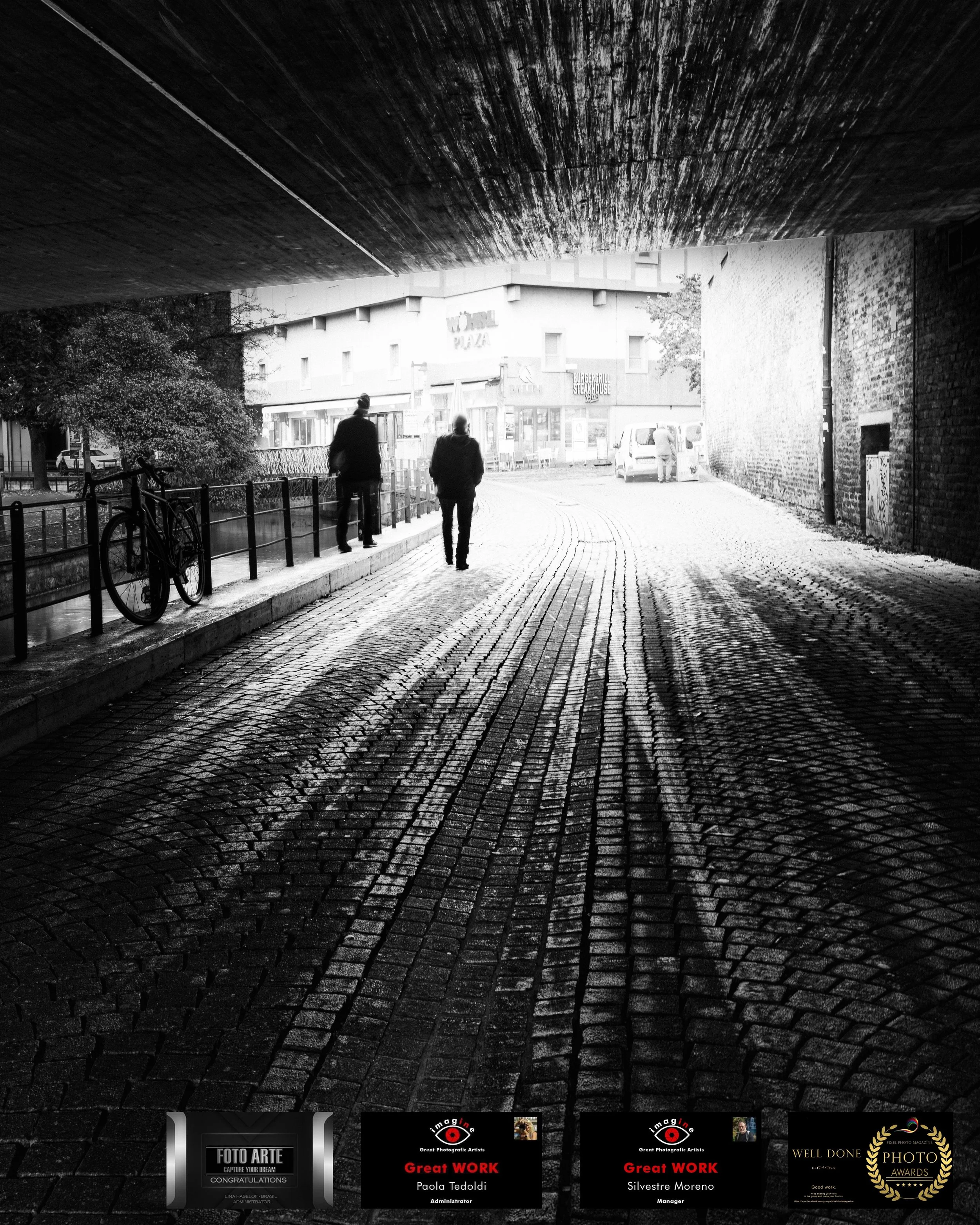 Der Weg bleibt · Pixel Photo Magazine & Great Photographic Artists & Foto Arte Black And
White · 2026