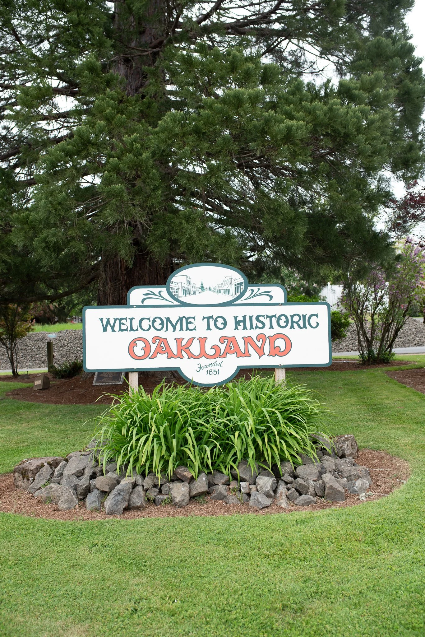 Oakland, Oregon Wecome Sign
