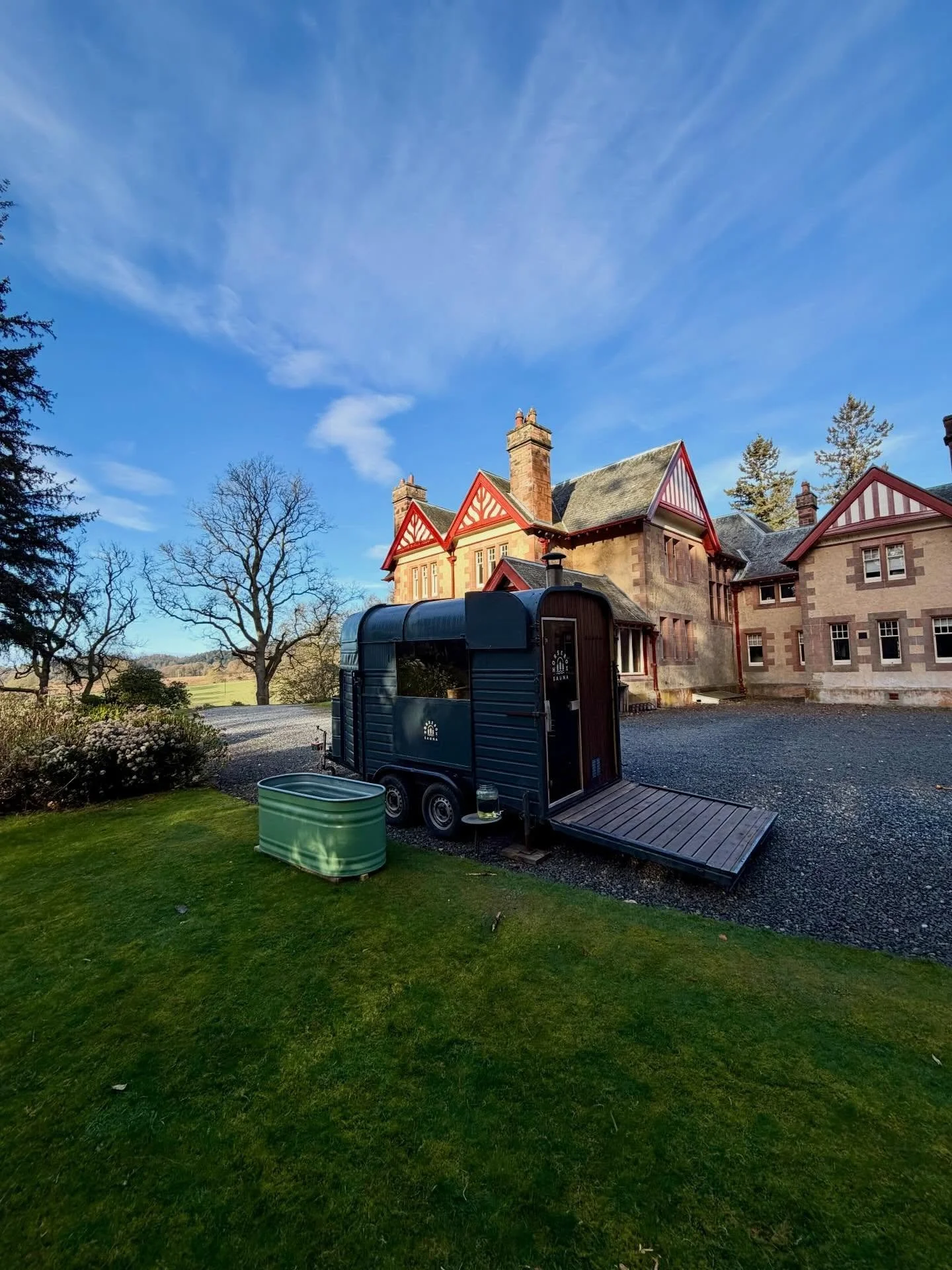 This past weekend&rsquo;s spot was something special! The sauna was set up at the picturesque Dungarthill House for a weekend of celebration and the views over the gardens didn&rsquo;t disappoint. 

We hope the Horsebox added an element of charm to t