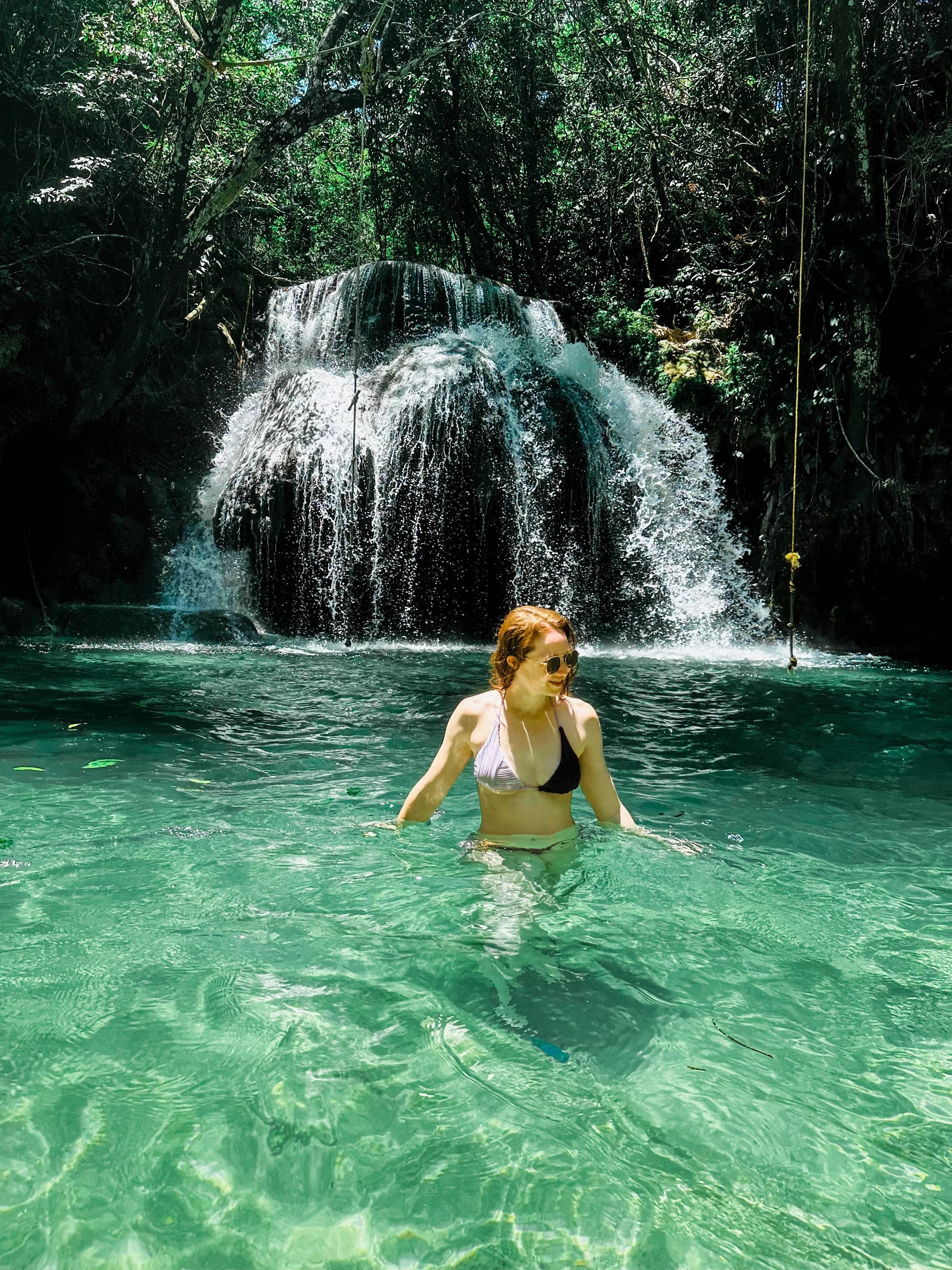 Turning 32 hallelujah 
Hooping on the beach hallelujah 
Un besito hallelujah 
No idea where my phone is hallelujah 
Exploring waterfalls hallelujah 
Life in Mexico hallelujah