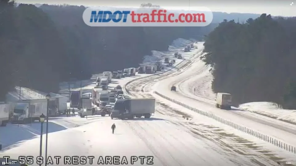 I-55 North Closed in DeSoto County After 18-Wheeler Crash