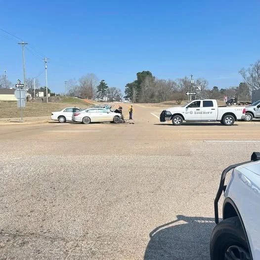 Kia of Meridian Traffic Alert Three vehicle accident Hwy 19 near House at 492.