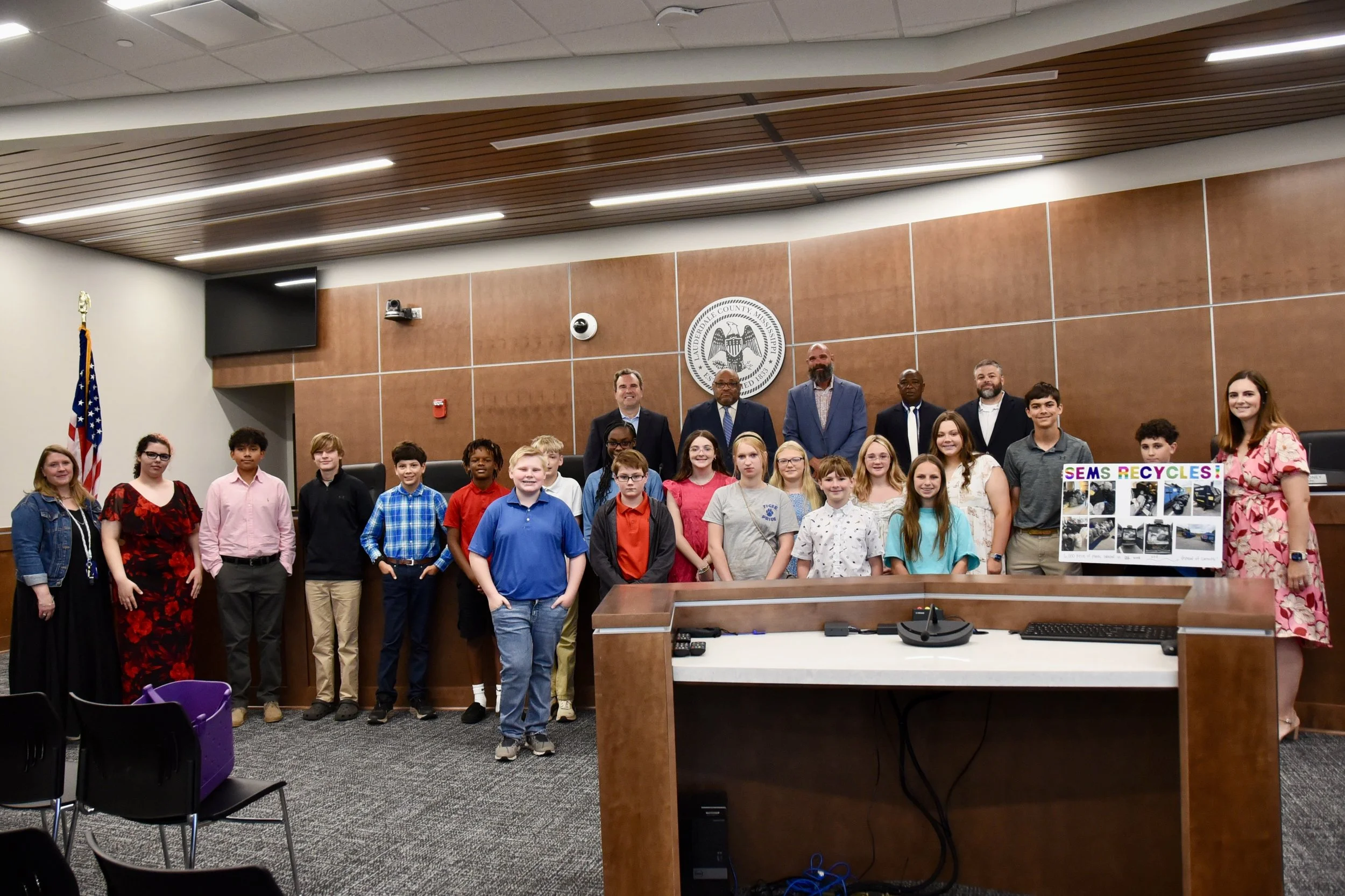 Southeast students draw attention to plastic waste