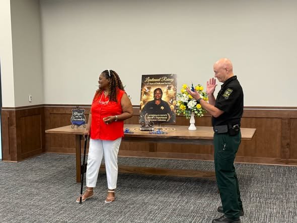 Congratulations to LT Rainey for serving 27 years with the Lauderdale County Detention Center. She is officially retired, congratulations!