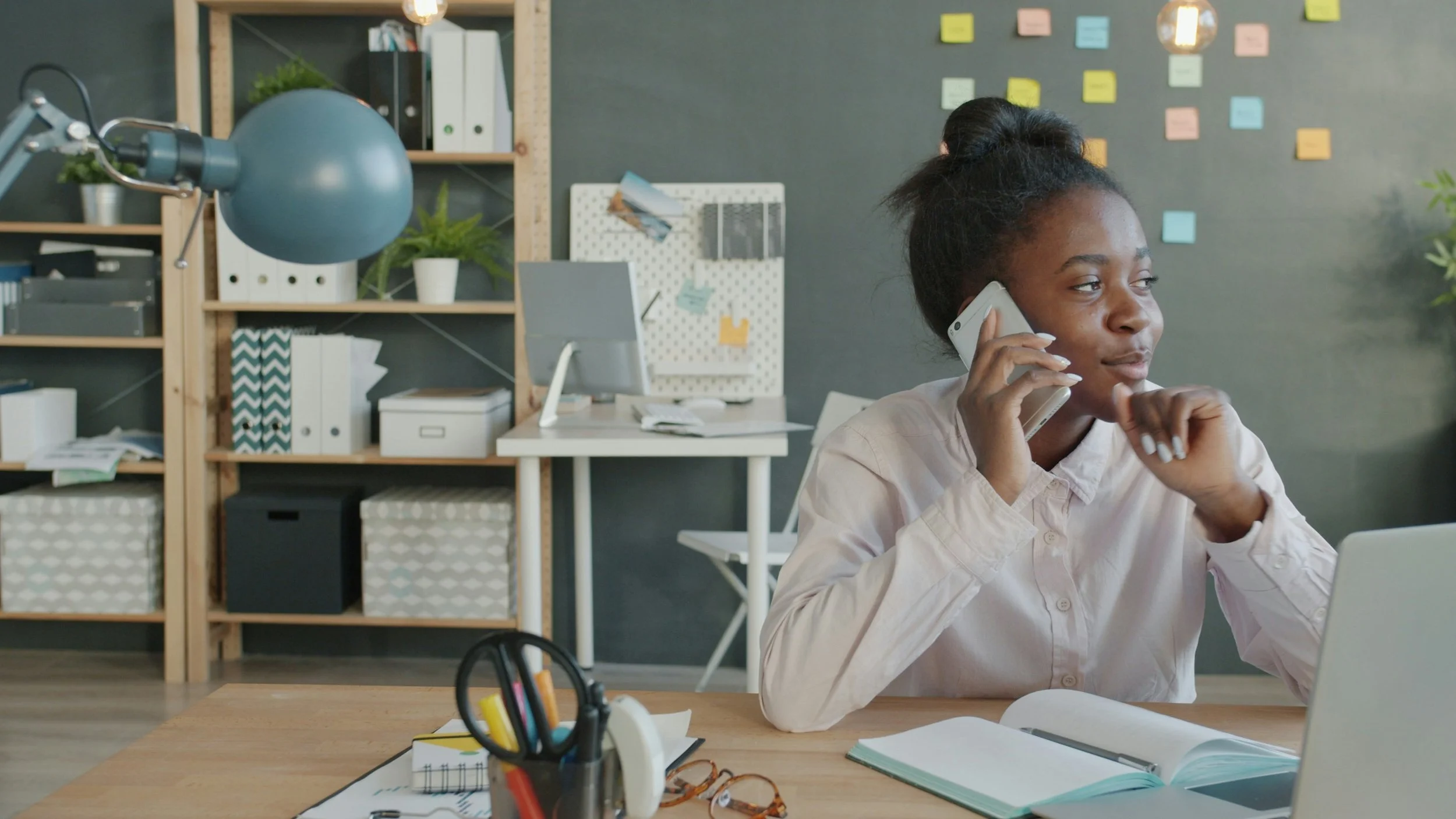 Woman on a Discovery Call learning about business contingency planning, Your Business Executor, Hamilton, Ontario, Canada