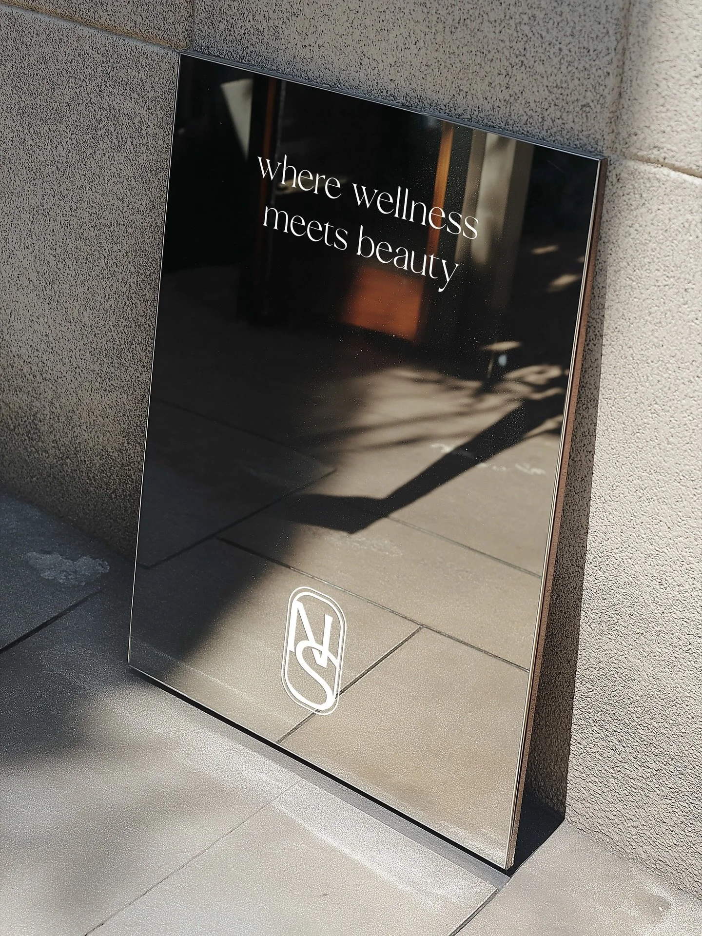 Where wellness meets beauty 💅🏻🍃

Sharing the beautiful mock-ups, social and digital assets we created for @nailsspaceuk 🤍