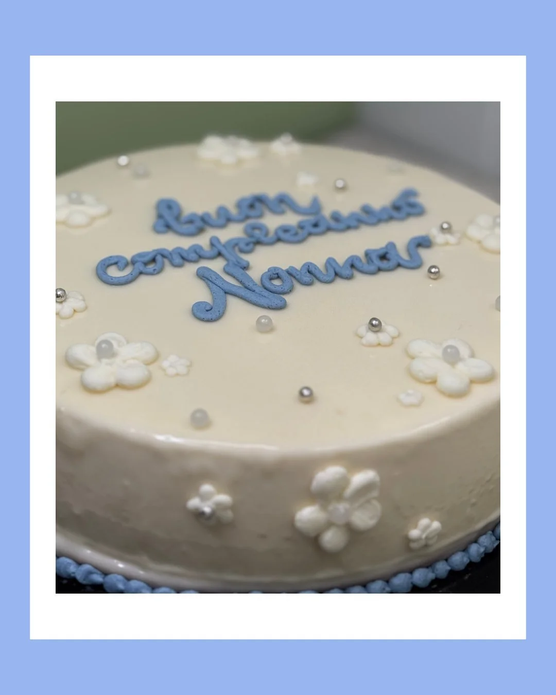 𝐸𝑙𝑒𝑔𝑎𝑛𝑧𝑎 𝑒 𝑑𝑒𝑙𝑖𝑐𝑎𝑡𝑒𝑧𝑧𝑎 ✨

Nonna Chiara &egrave; un&rsquo;amante delle torte moderne, e per questo abbiamo deciso di realizzare una torta molto fresca ma allo stesso tempo golosa e delicata:
👉🏼 Inserto al Caff&egrave; con aggiunt