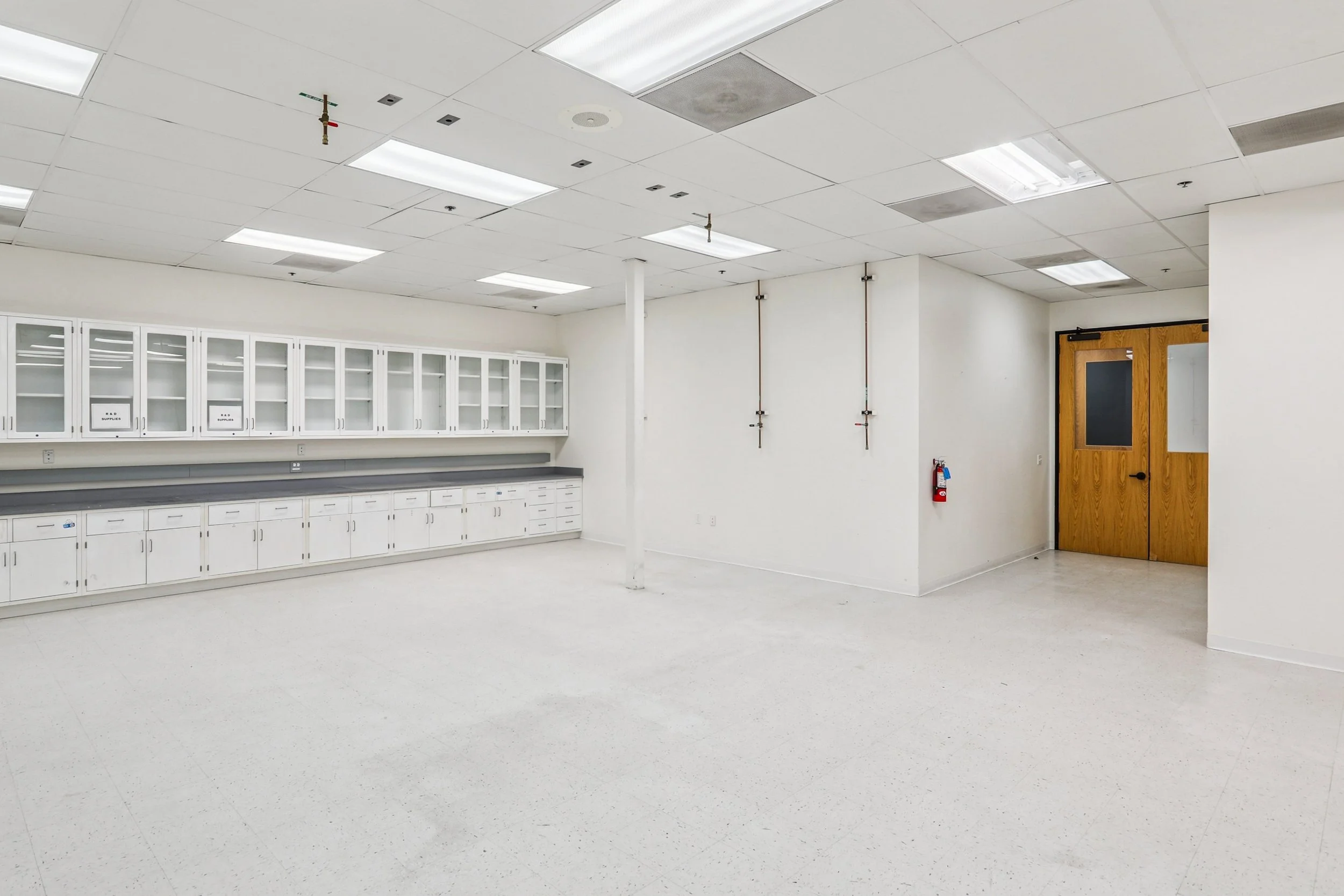 3500 West Warren Dry Lab.jpg