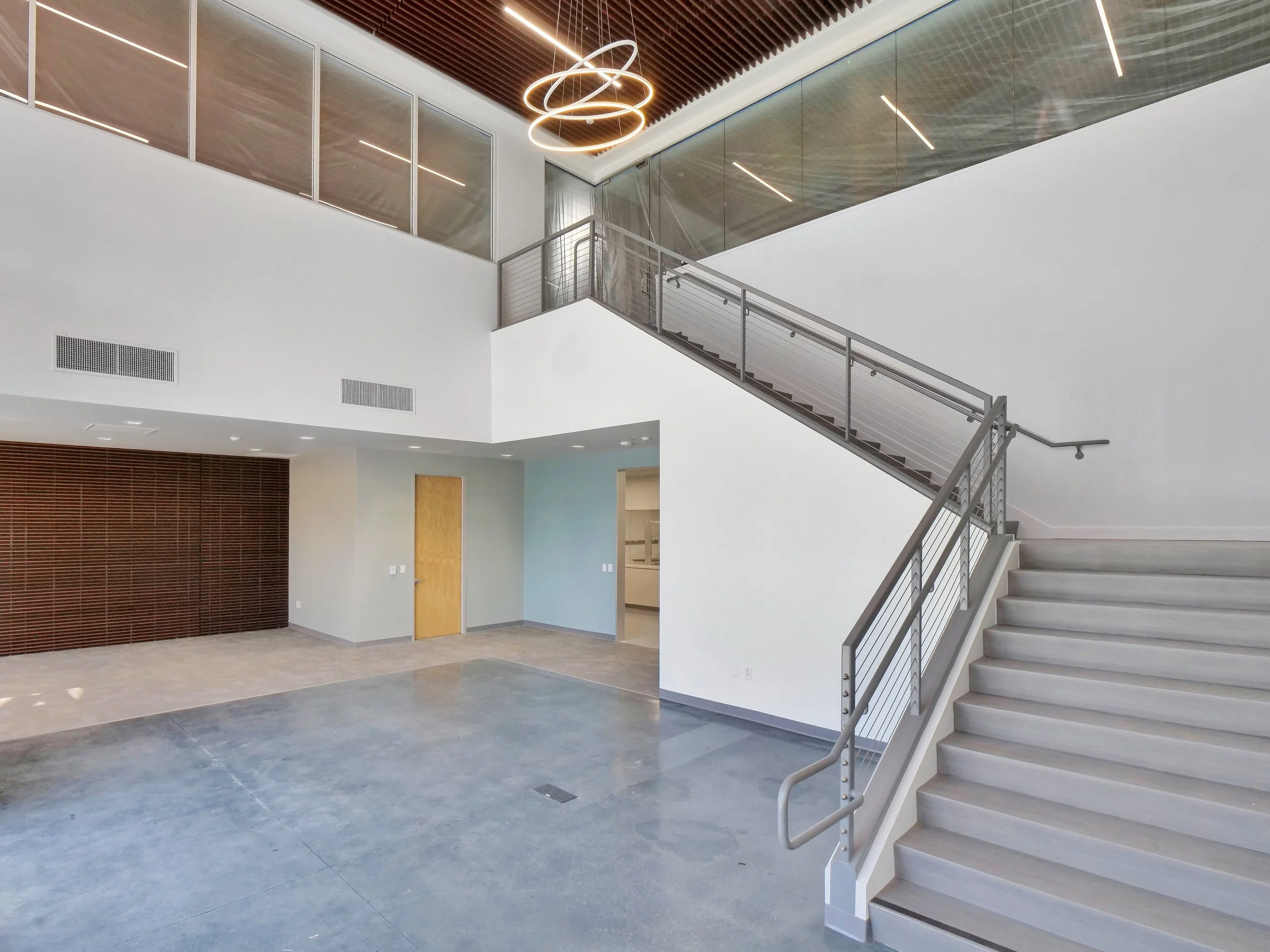 47200 Bayside Lobby.jpg