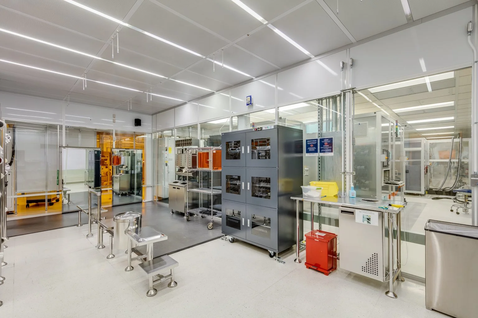 2581 Junction Clean Room.jpg