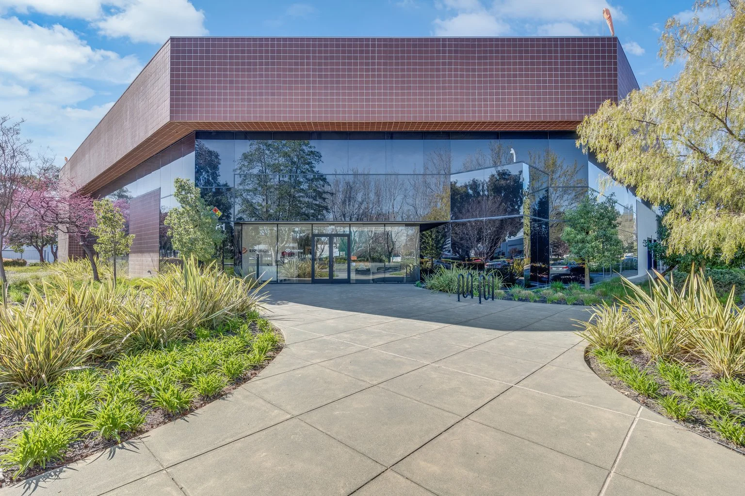 2581 Junction Entranceway.jpg