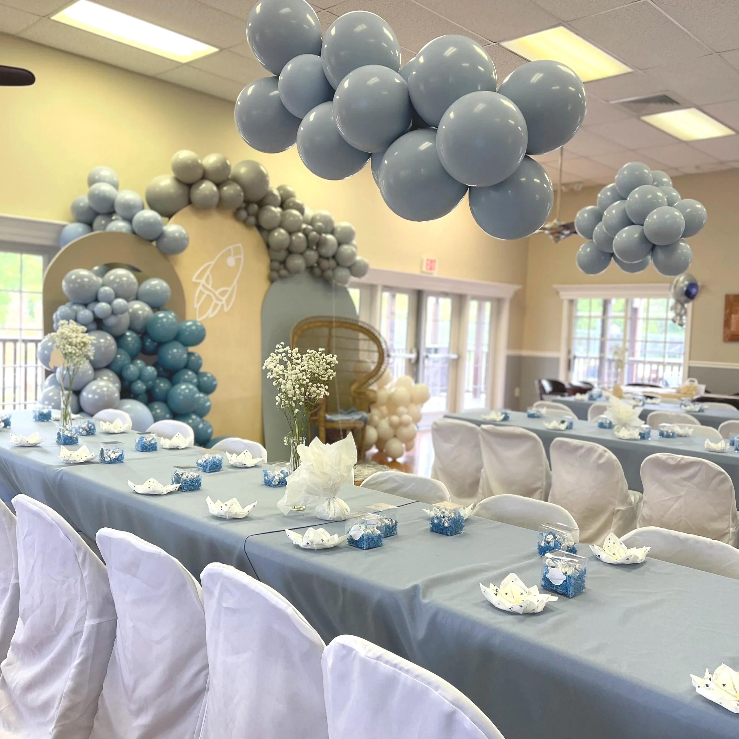 Baby shower table setting + backdrop.jpg