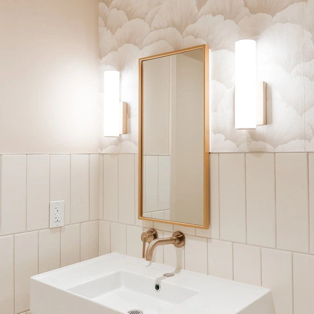 Some sweet details at @dolcevitababyboutique. The challenge was to let the merchandise shine with a neutral palette while avoiding a space that felt cold or unfinished. Warm tones, natural materials like wood and marble, and thoughtful product displa