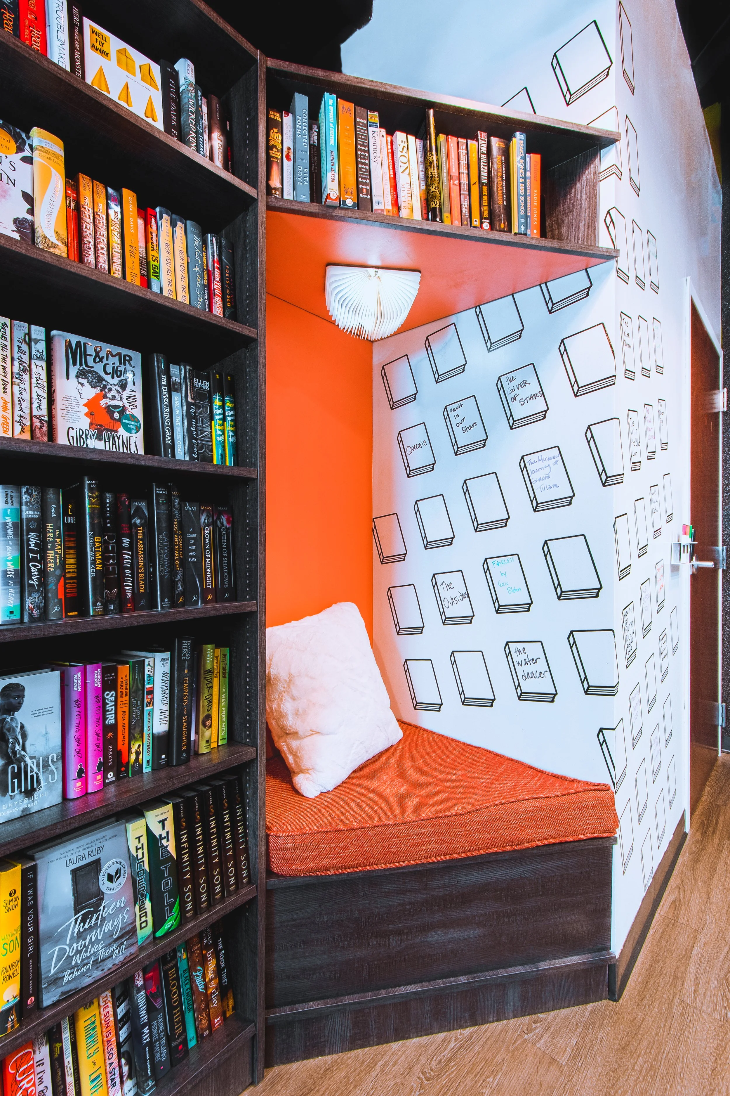 julie-martin-studio_prologue-bookshop-07.jpg