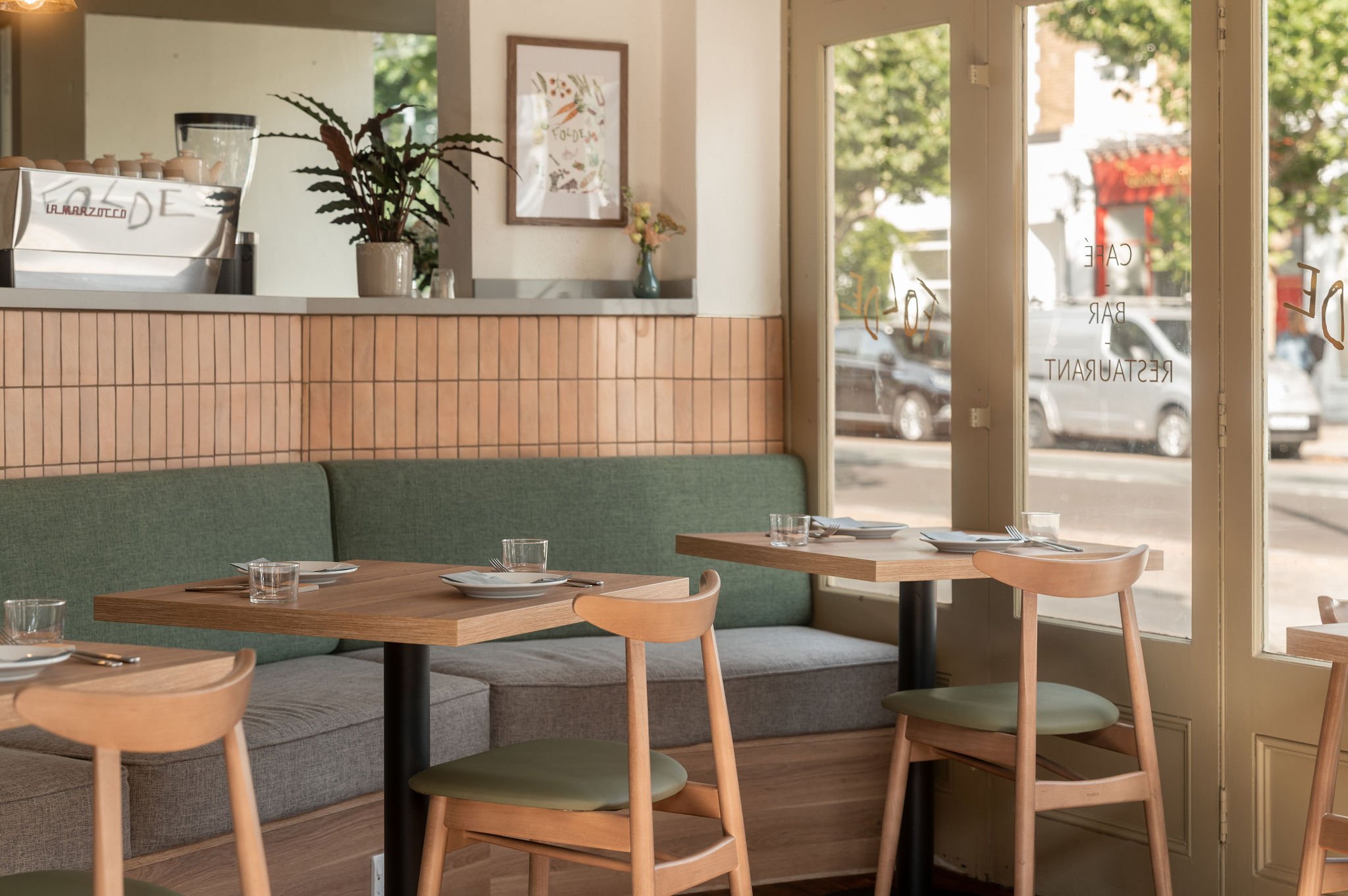 4Dining45.jpg