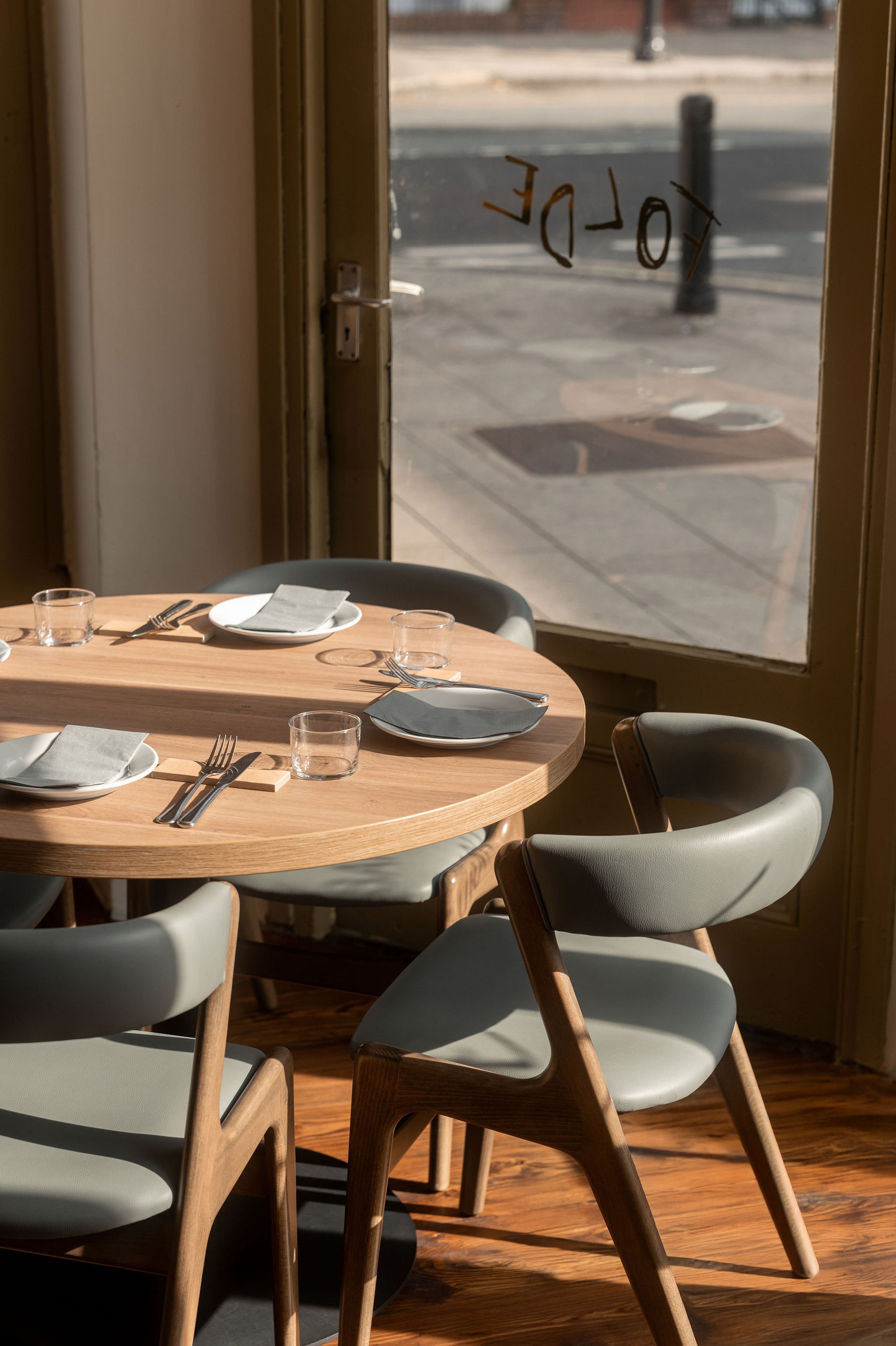 4Dining19.jpg