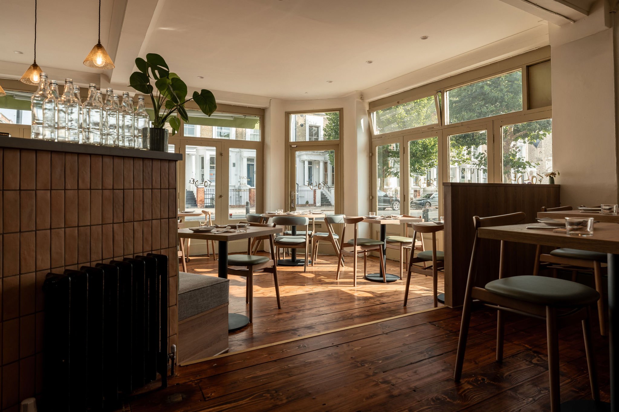 4Dining1.jpg