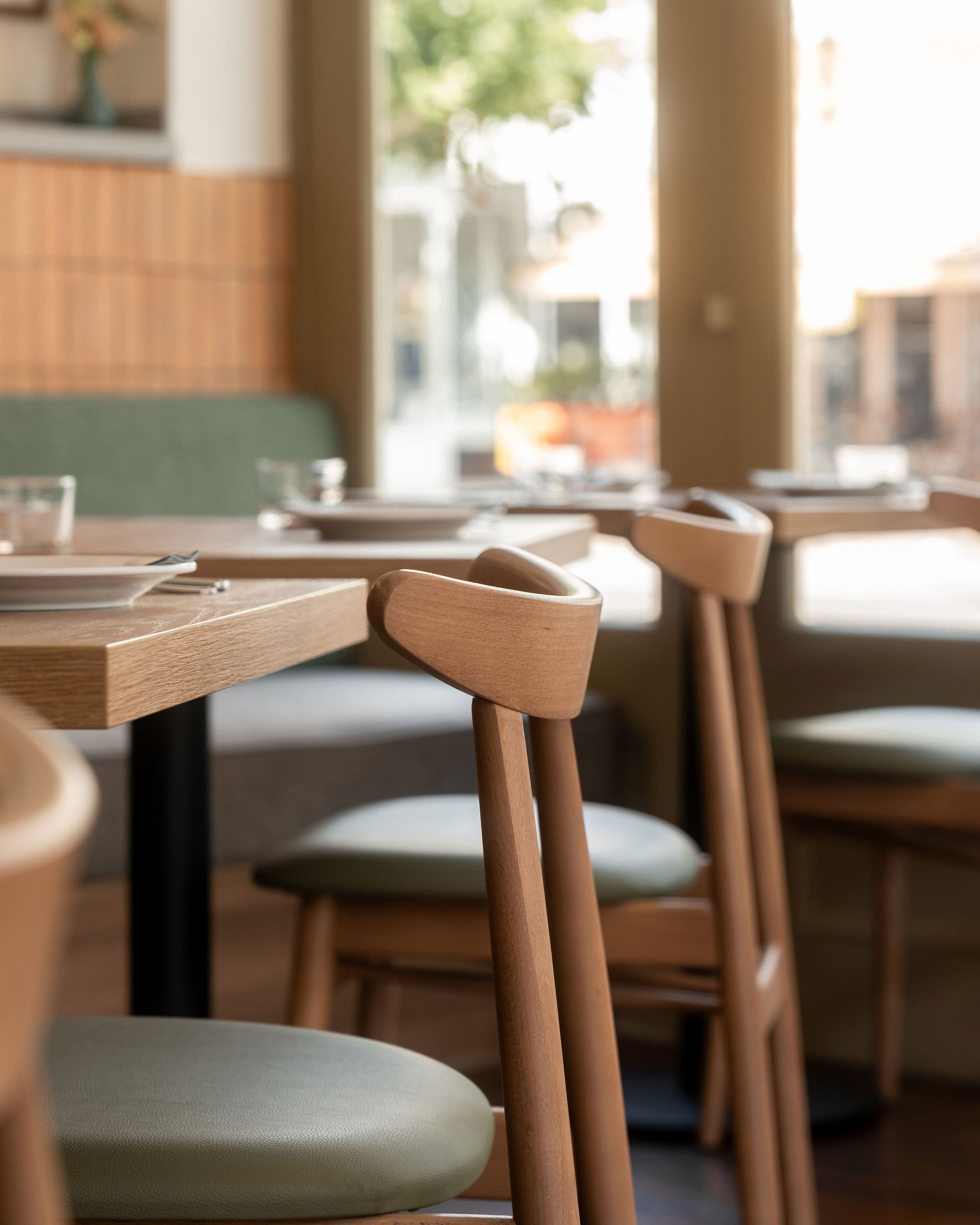 4Dining30-2.jpg