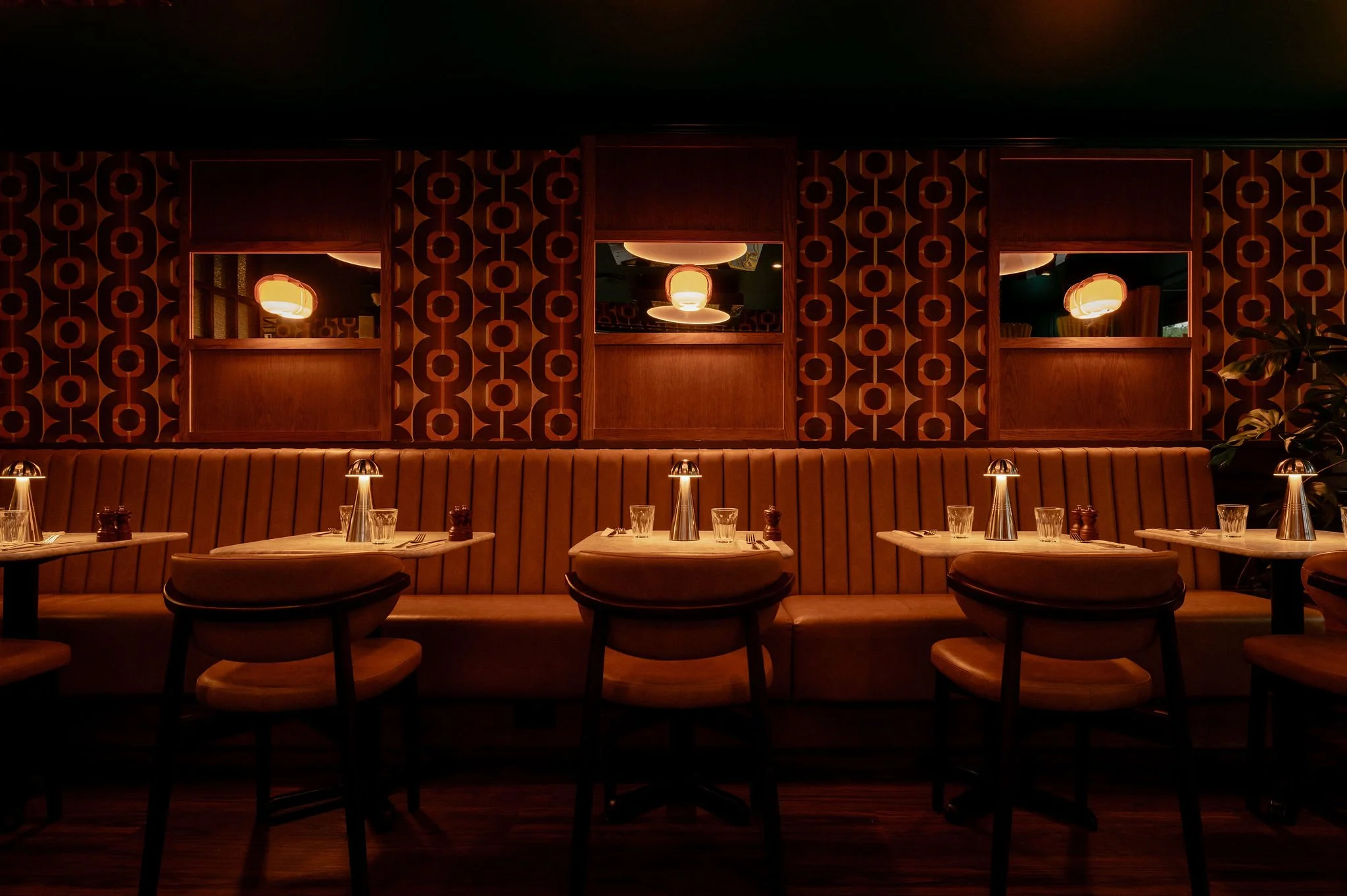 4DiningAreaBarSide18.jpg