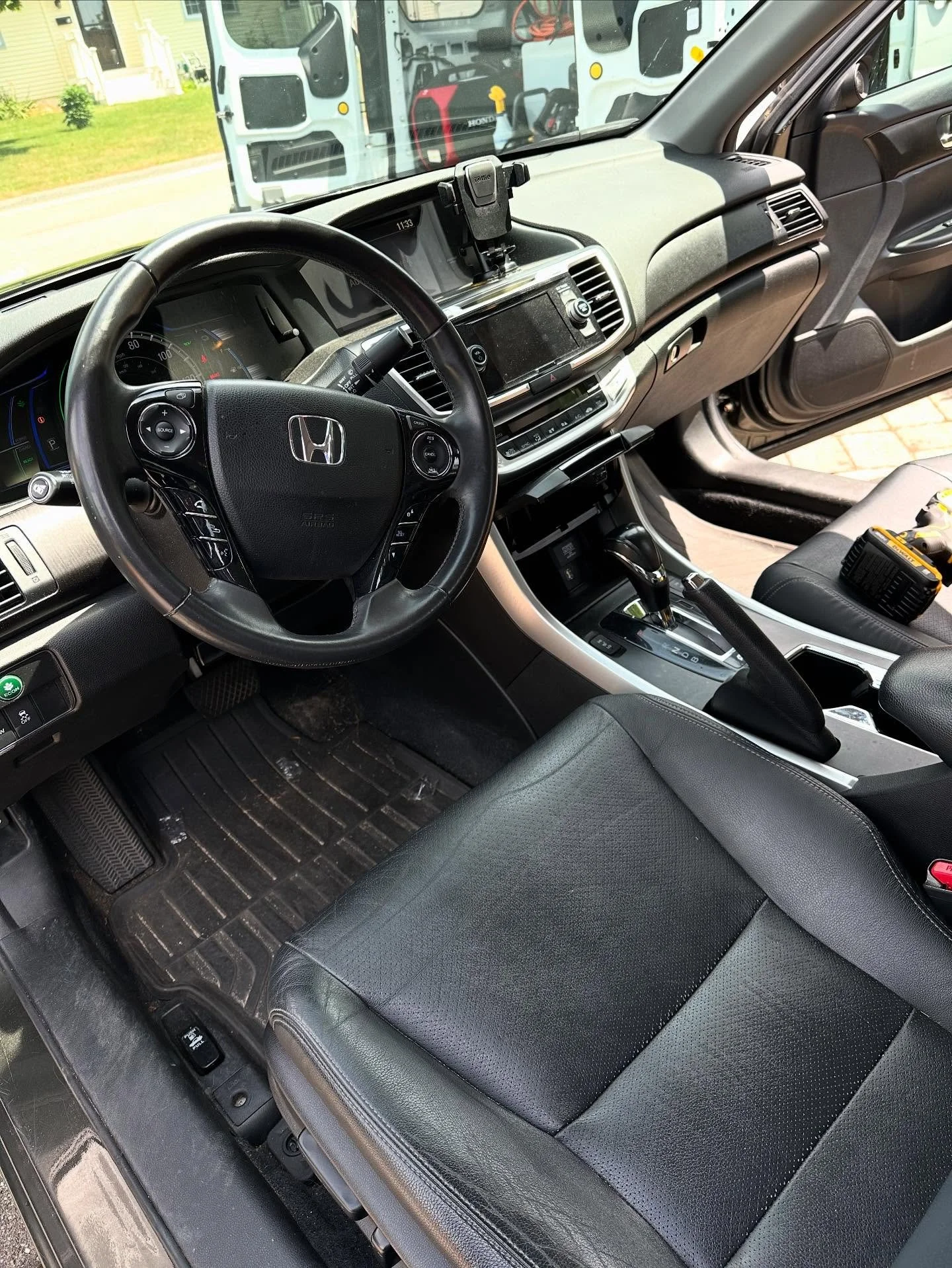 Before vs After #hondaaccord 

#regalridesmobiledetail #detail #cardetailing #autodetailing #mobiledetailing