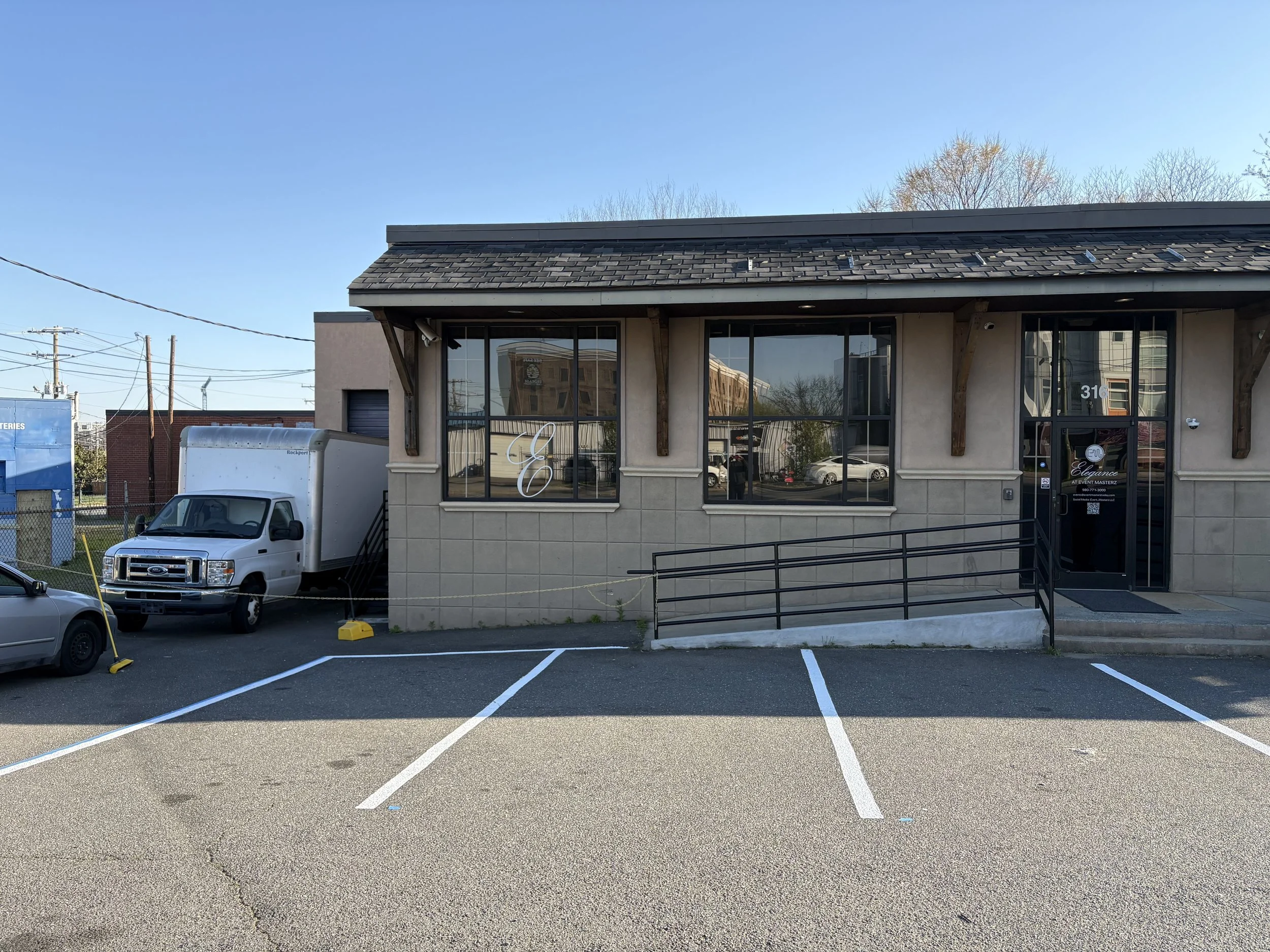 parking lot restriping