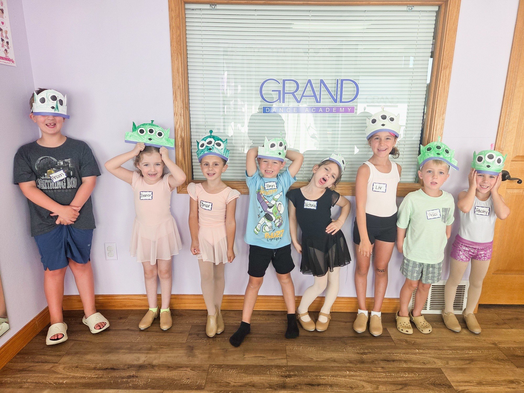 ✨️ A GDA Story Tap Camp ✨️

We had so much fun teaching tap basics to this group of dancers! And how cute are these alien headbands?!?! 👽

 #dance #granddanceacademy #dancestudio #youthclasses
