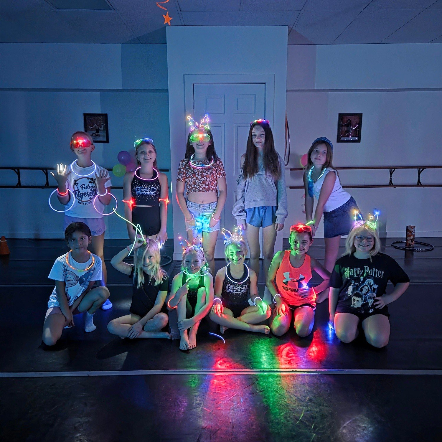 🌟 Competition Team Glow Party 🌟

> Glow sticks
> Black Lights
> Games 
> Memories 💜

 #dance #granddanceacademy #dancestudio #youthclasses #teambonding