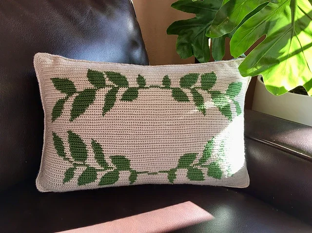 bay_laurel_pillow_main_medium2.webp