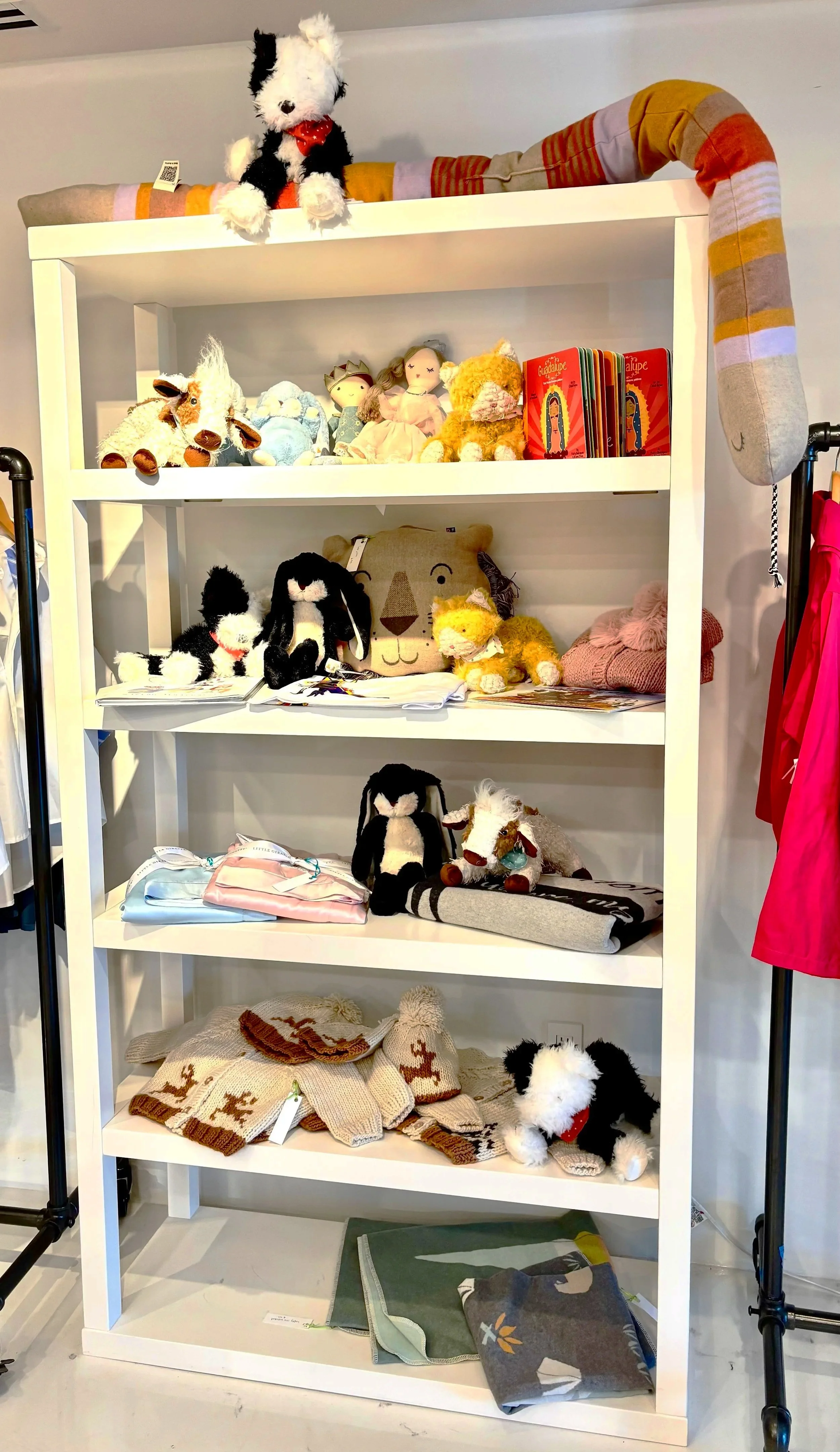 THE+MIX+CHILDRENS+SHELF+SS26+W%3ASTUFFED+ANIMALS.jpg