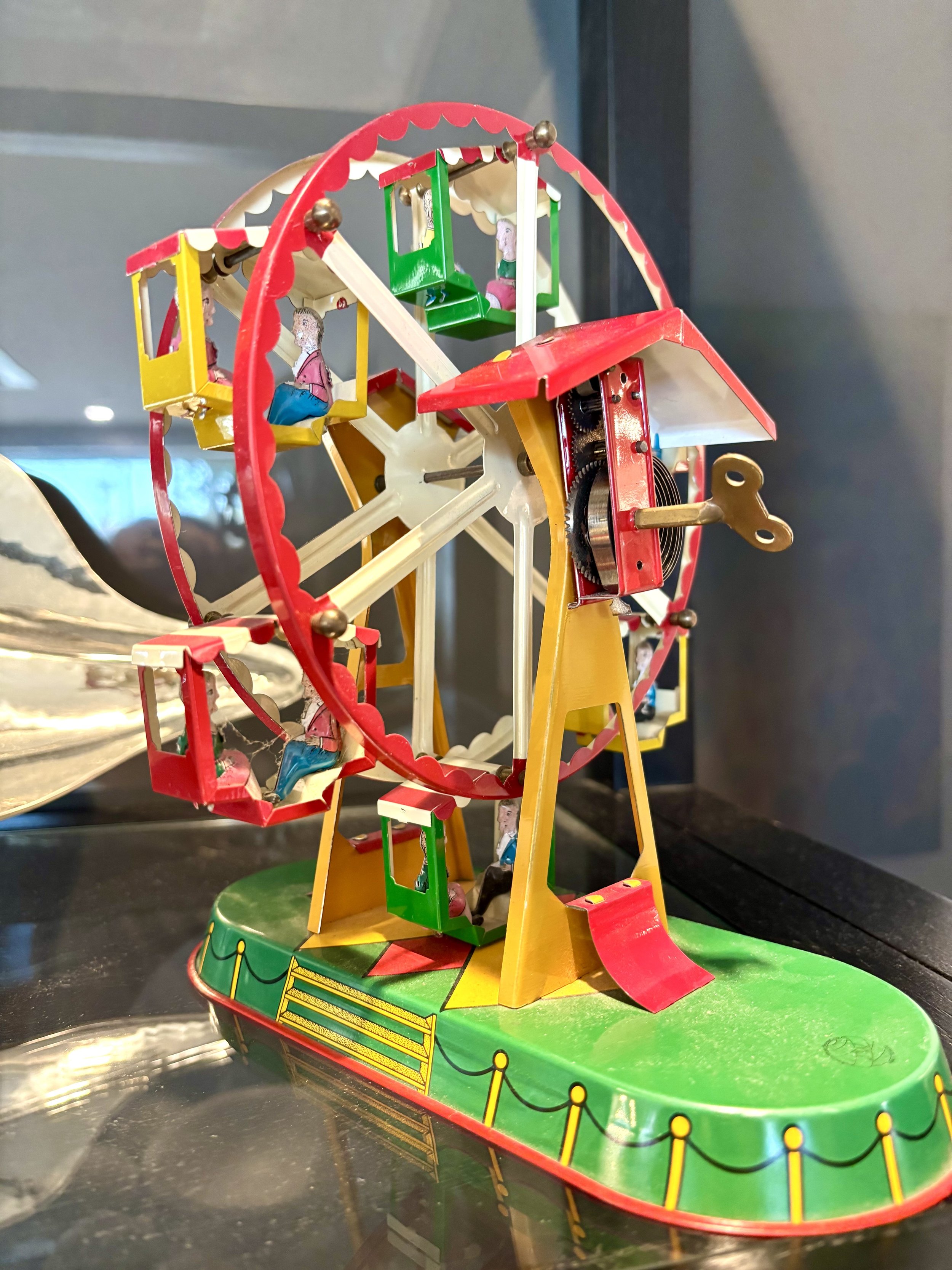 WIND UP FERRIS WHEEL TOY SS26.jpg