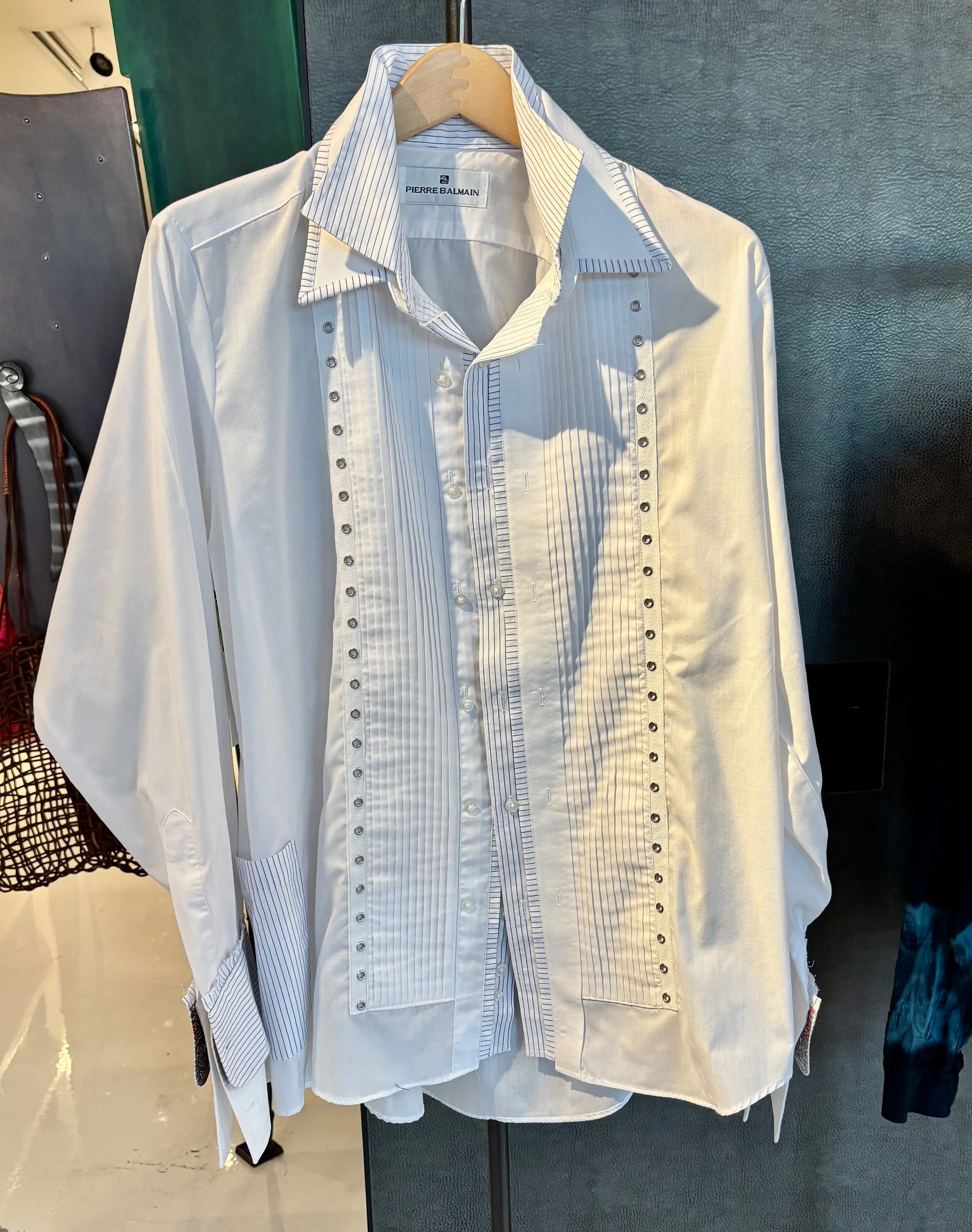 CATHERINE BACON WHITE TUXEDO SHIRT FW25 WITH CIRCLE EMB.jpg