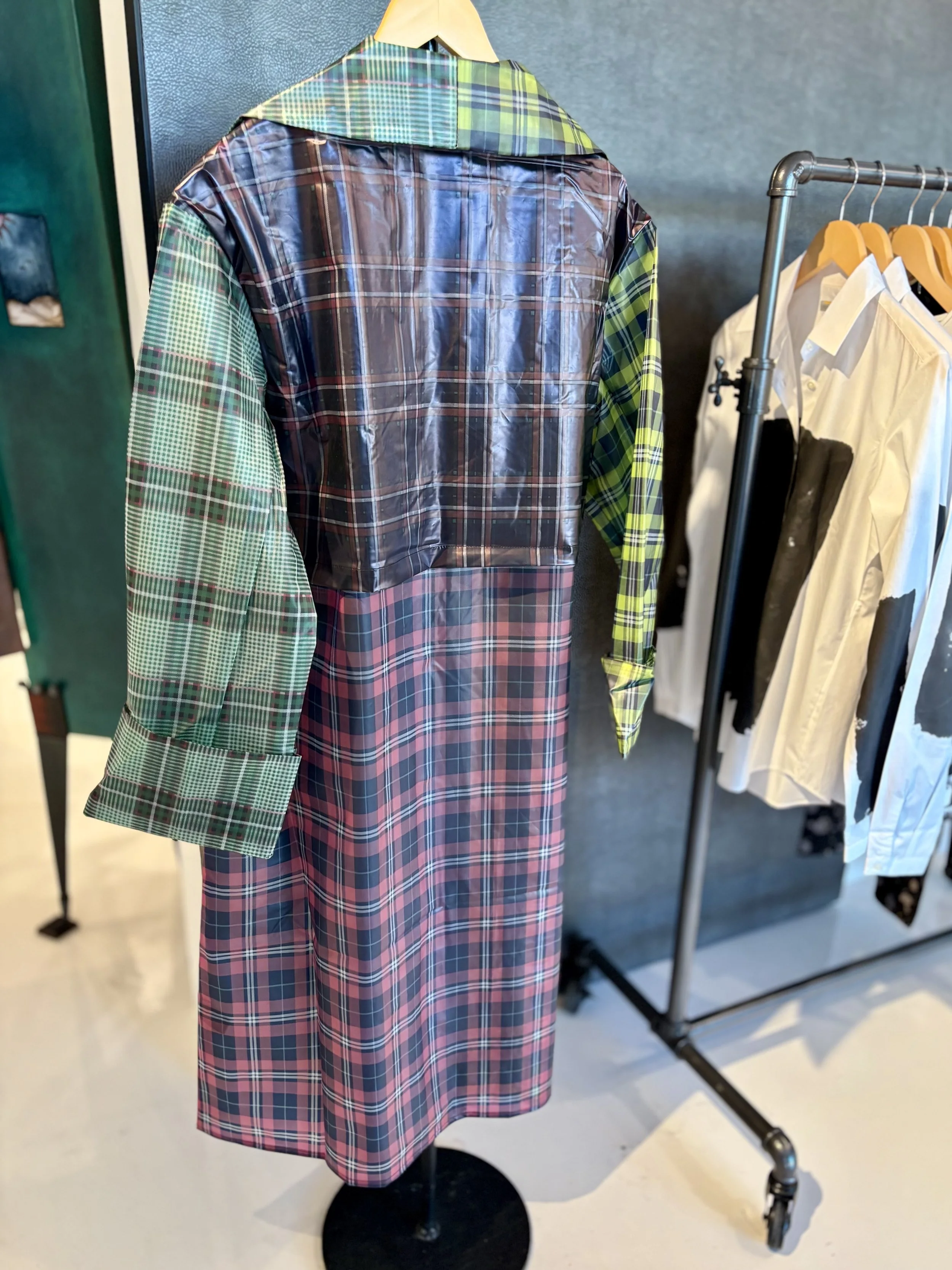 MES DESMOISELLES RAINCOAT BACK FW25.jpg