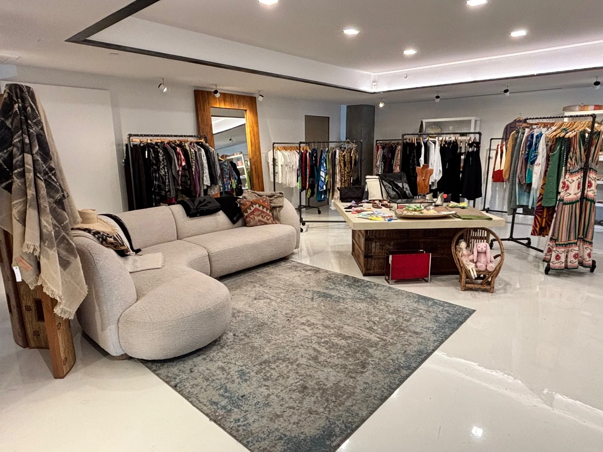 WOMEN'S CLOTHING, CERAMICS, ETC.jpg