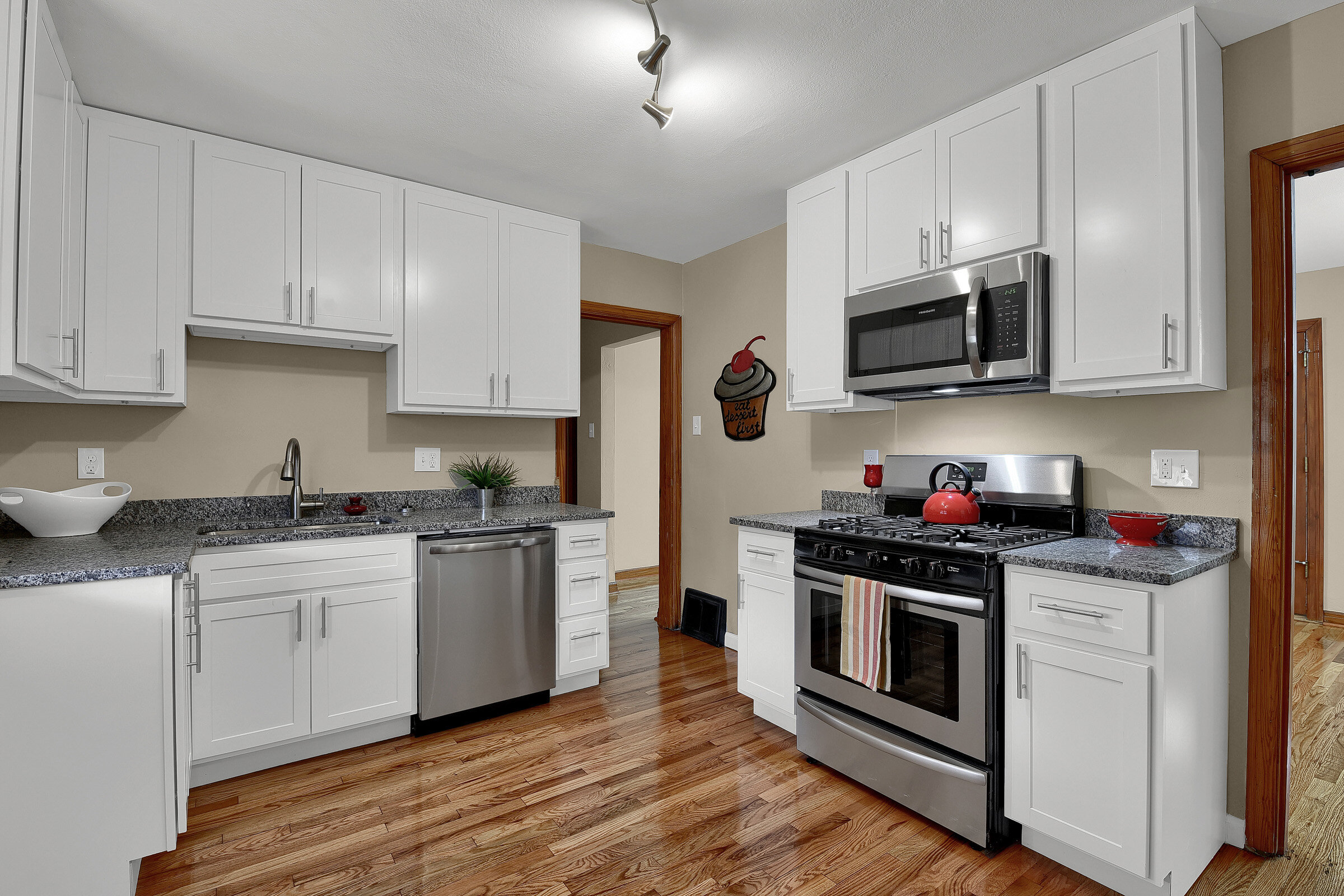 Kitchen_Dining_0026.jpg