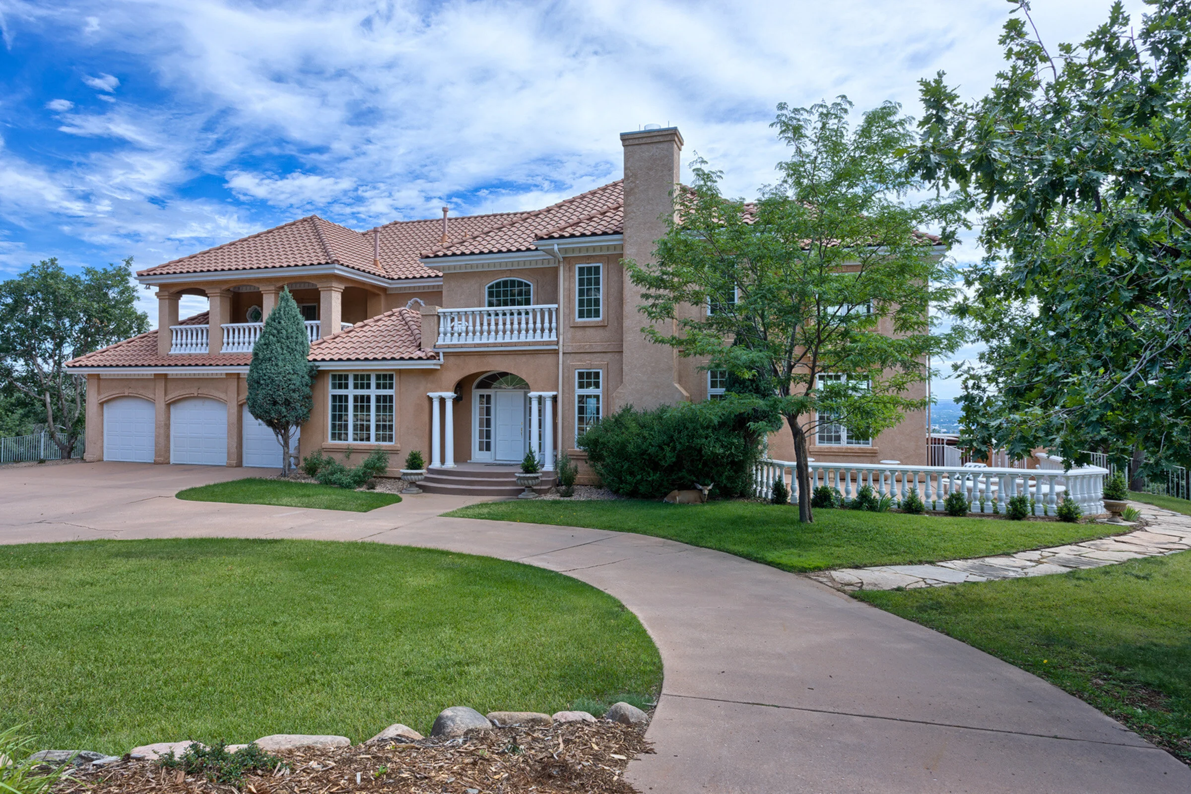 Exterior_0017.jpg