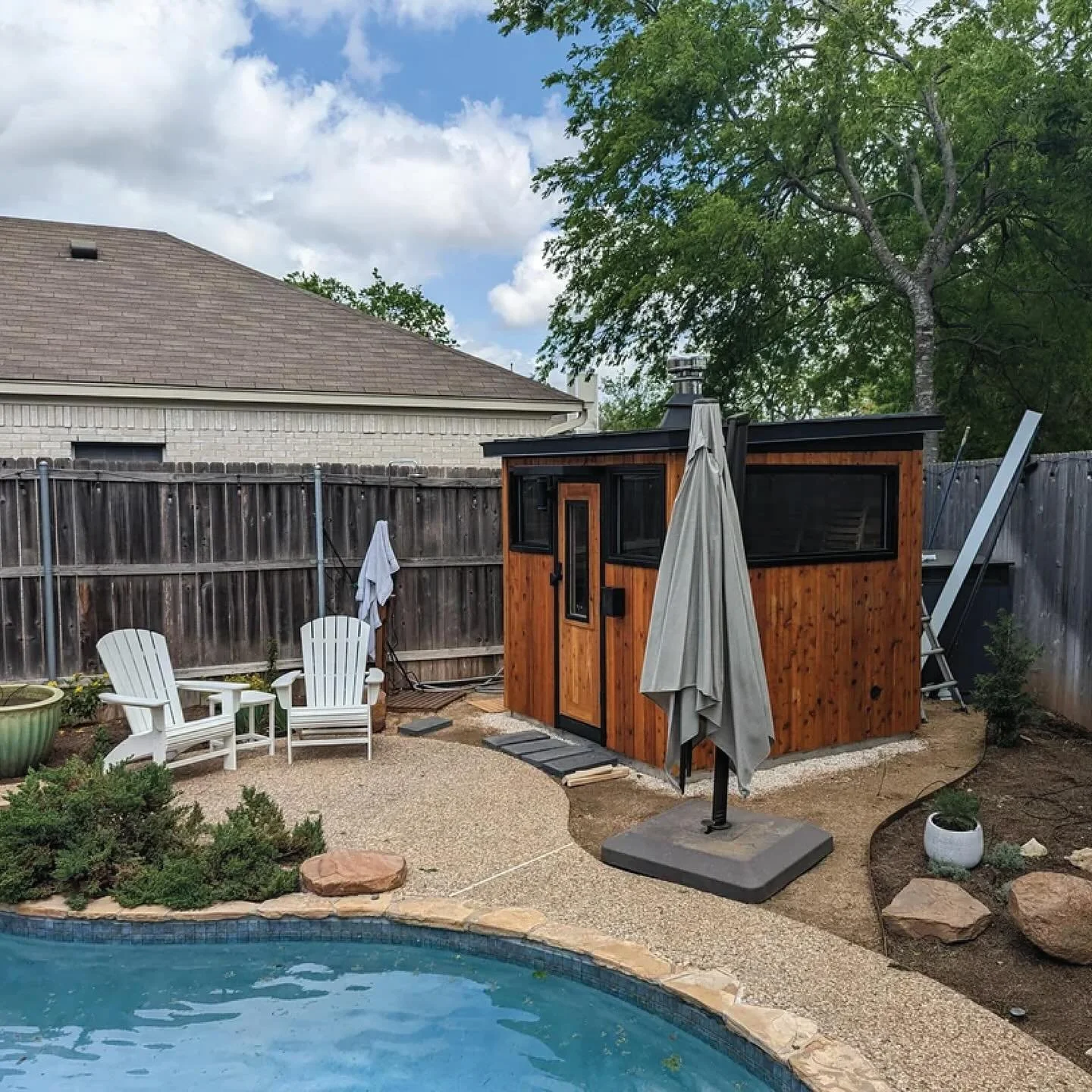 Custom Outdoor 4 Person Sauna 🧖&zwj;♂️ 

Ready to bring wellness to your backyard or home? Give us a shout 

#TXSaunaCo #sauna #wellness #construction
