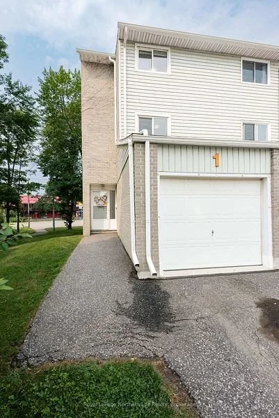 644 Lakeshore Dr, Un 1, North Bay