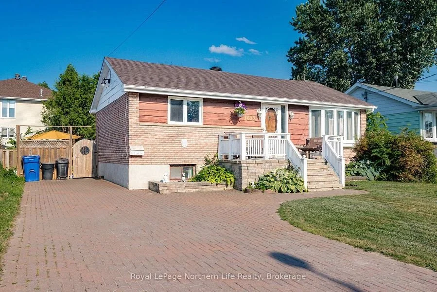 1052 Frost St, North Bay