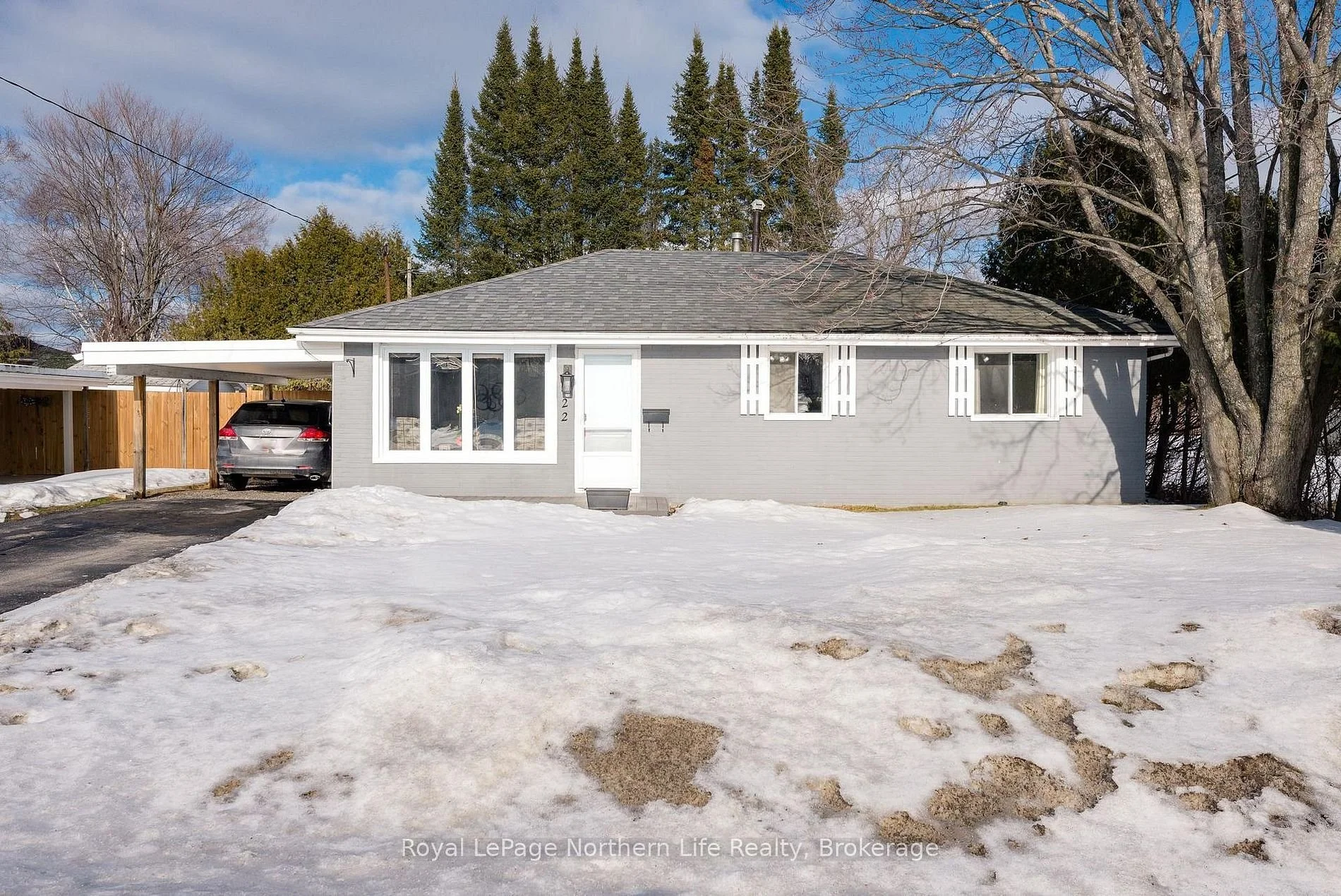 22 Prince Edward Dr, North Bay