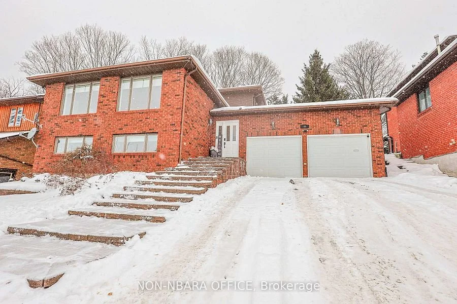 44 Ellendale Dr, North Bay