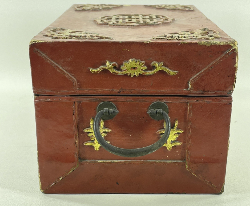 Antique Laquer Box 5.png