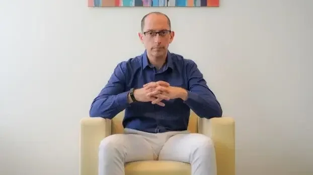 Consultative Selling: Stop Pitching and Start Helping