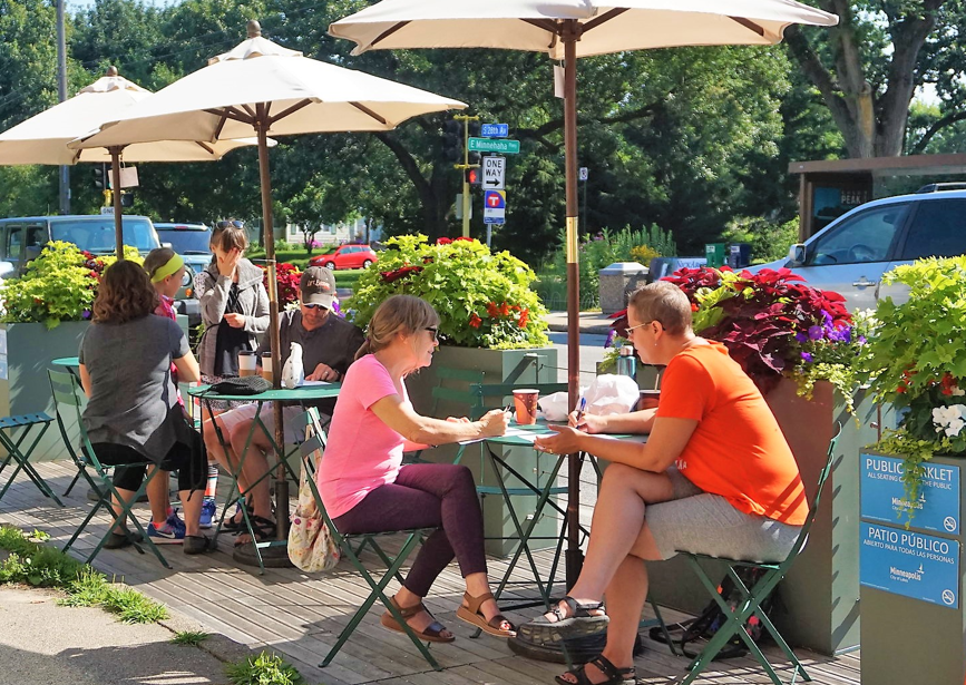 Street Café/Parklet Apps due Mar. 31