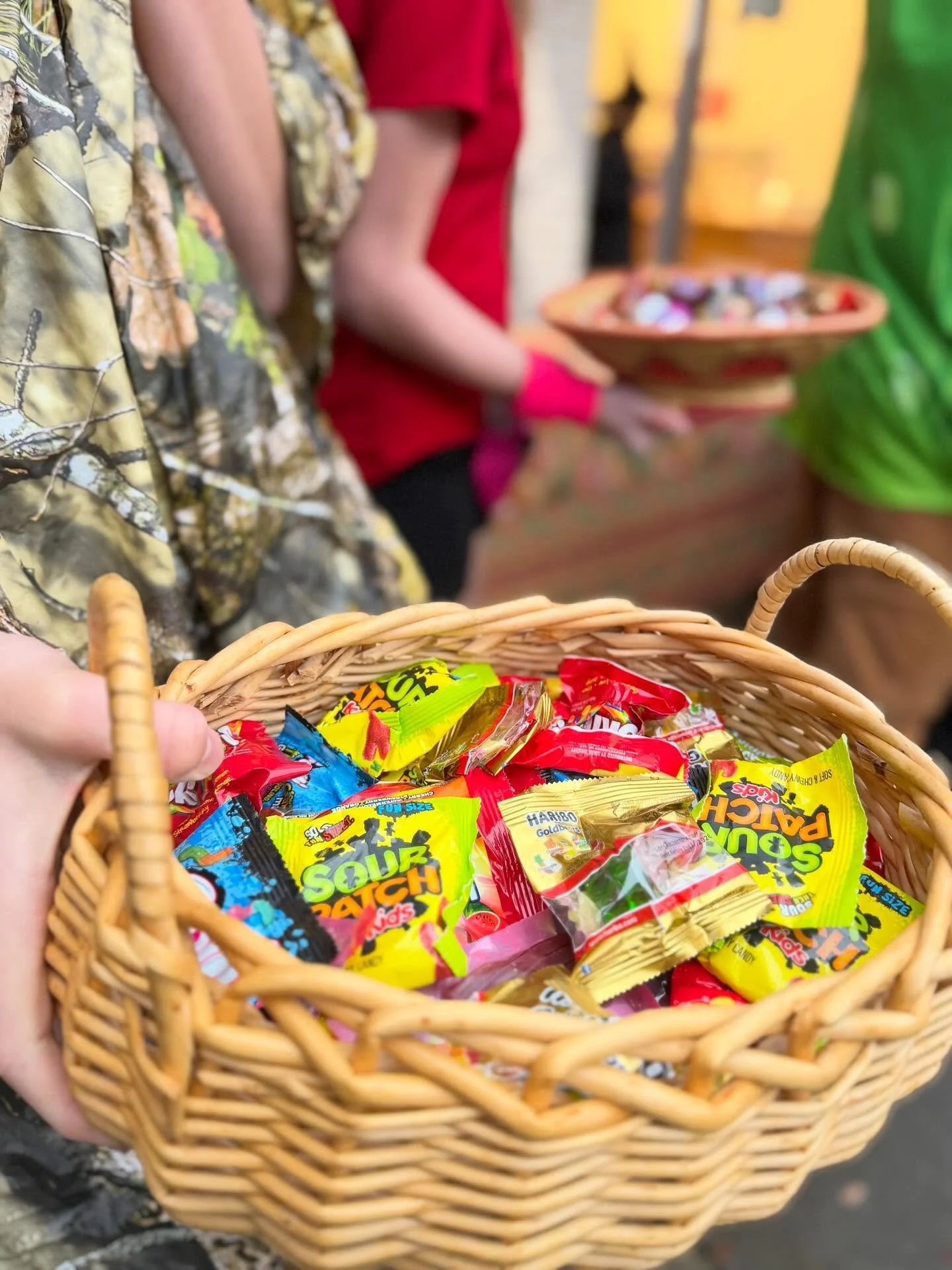 What a fun Hometown Halloween with our Chamber team and volunteers! Big thanks to our friends at @bainbridgedowntown for always putting on such a fun event! Despite the weather it was loads of fun and the community really came out to trick-or-treat! 