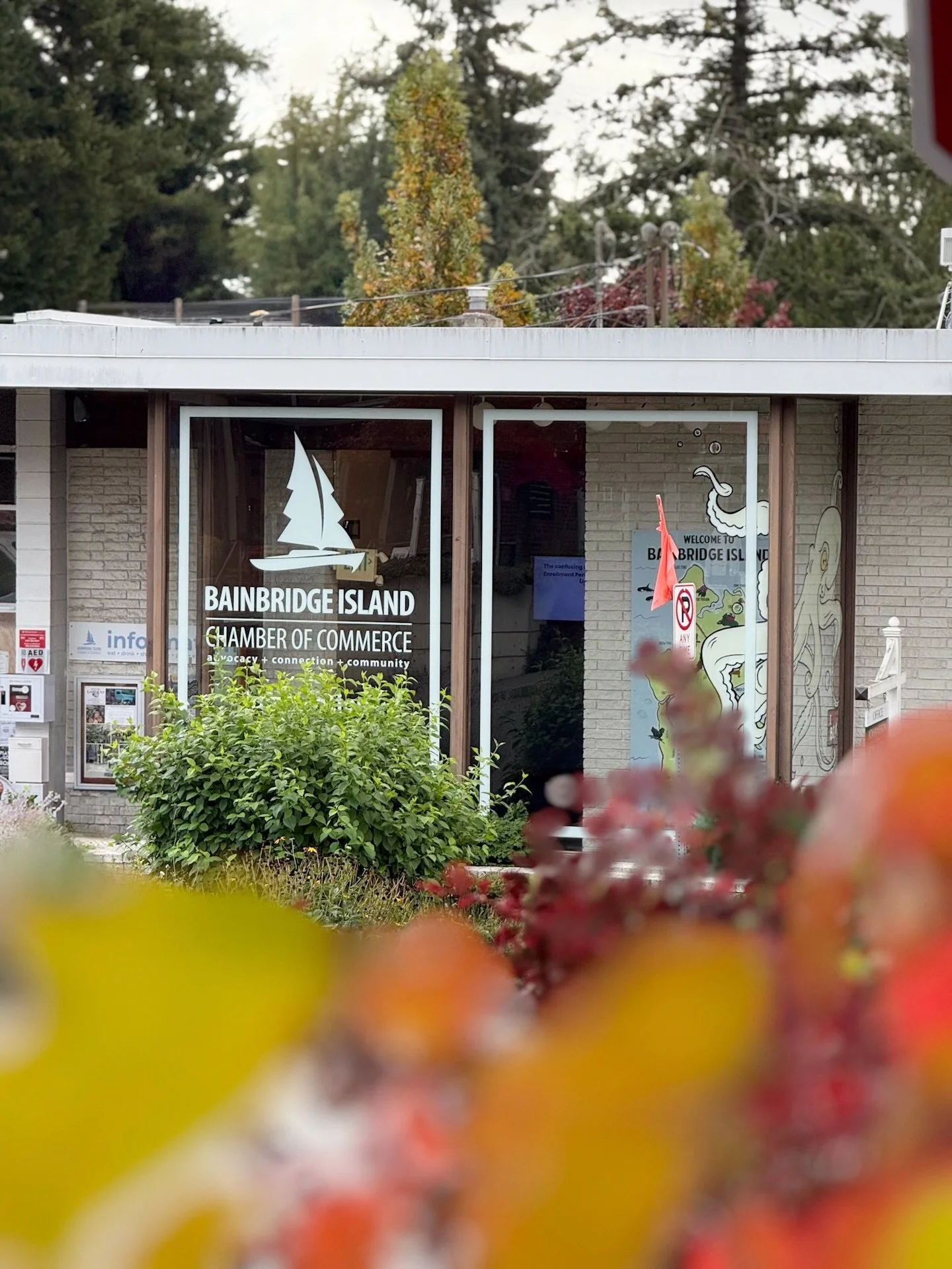 Happy Thanksgiving week!

🍁 HOLIDAY HOURS INFORMATION 🍂

Chamber Office Open Small Business Saturday! 

Come visit us on November 29 10:00a - 4:00p as we celebrate and promote Small Business Saturday! We&rsquo;ll have recommendations for local sale