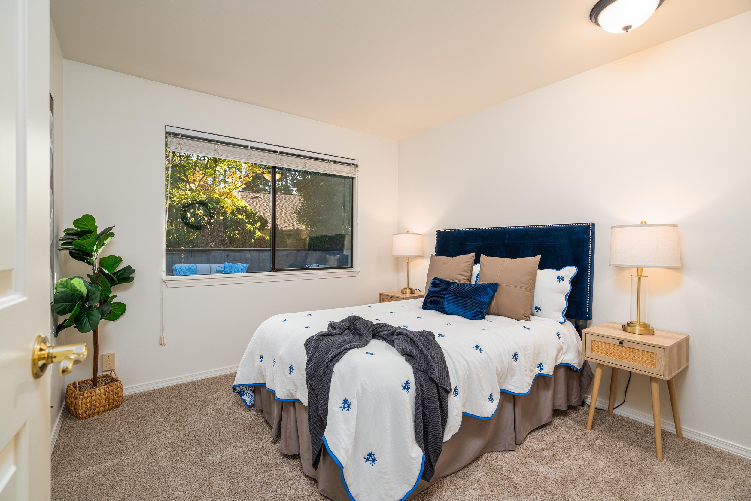 16181-SE-33rd-Cir-Bellevue-9.jpg