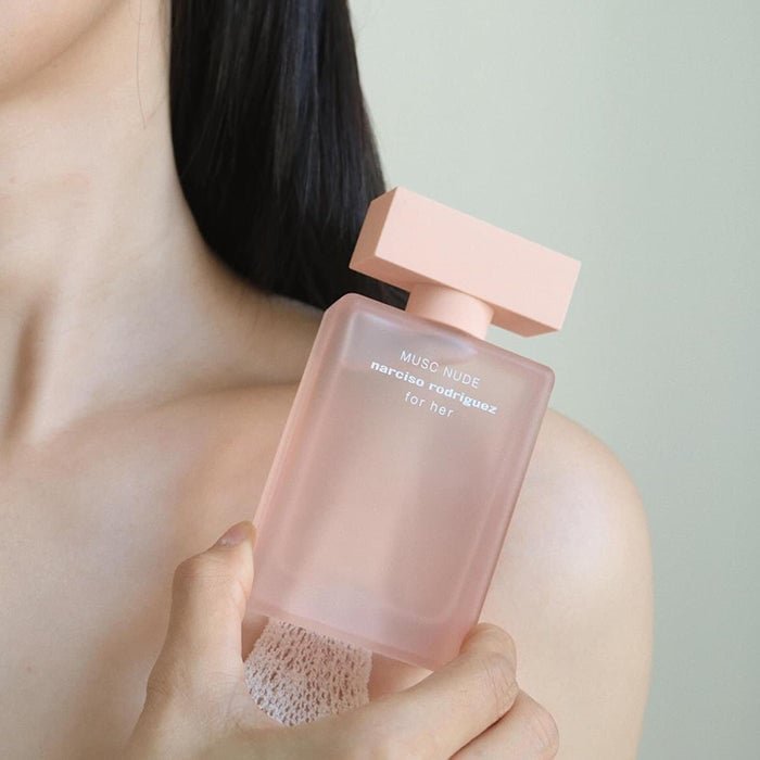 7K6QKKD531.NARCISO-RODRIGUEZ-MUSC-NUDE-6.original.jpg