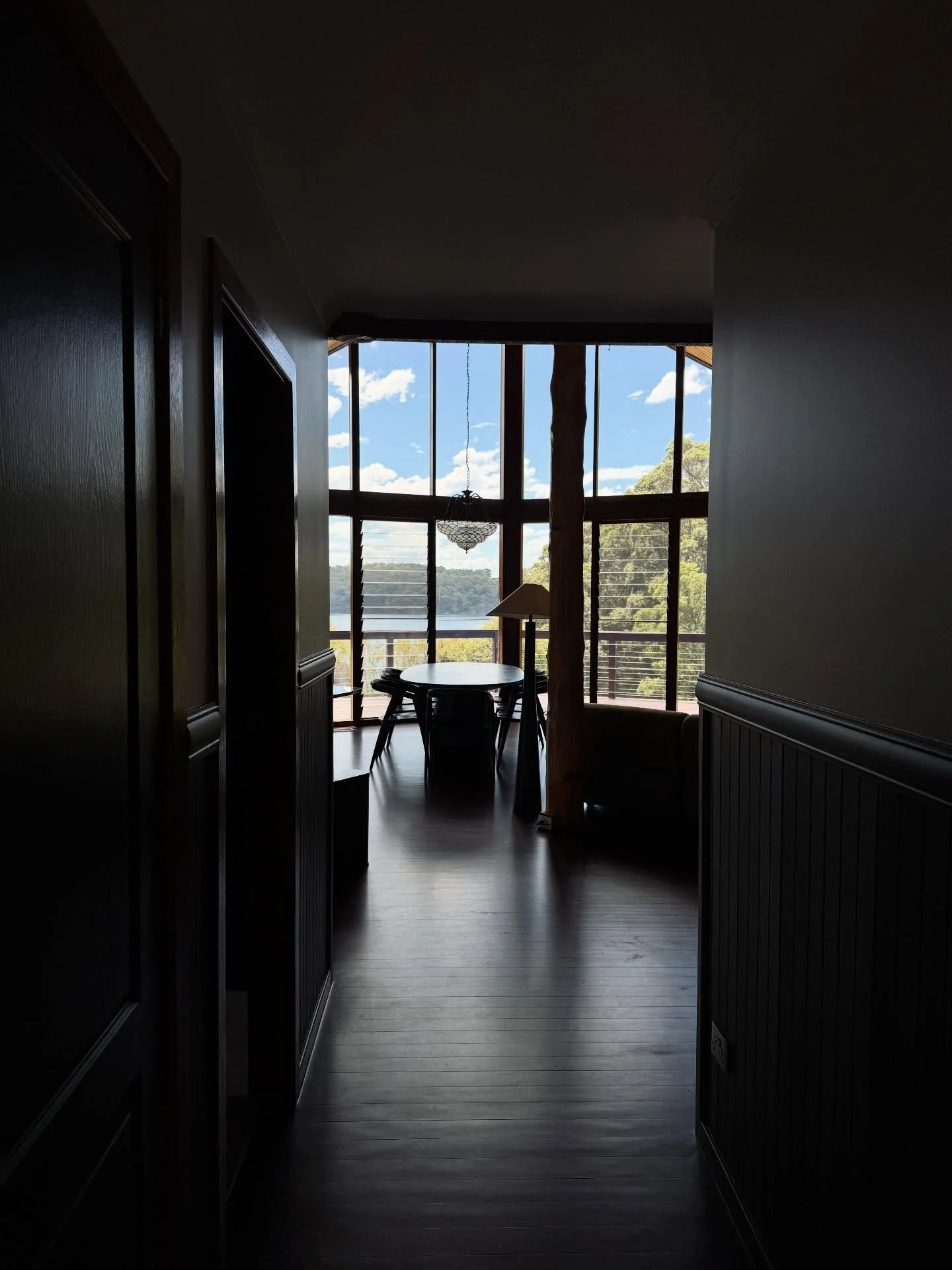 Morning light through our dining room, one of our many favourite parts of Ostra House ✨